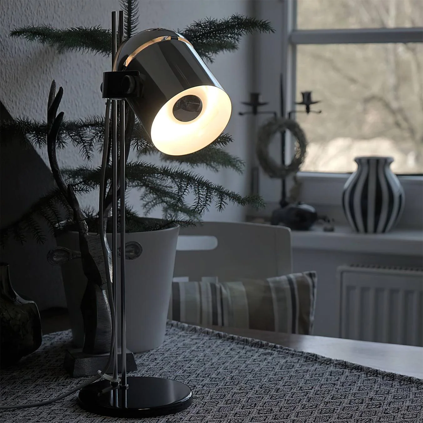 Adjusta Liftable Desk Lamp - Image 14