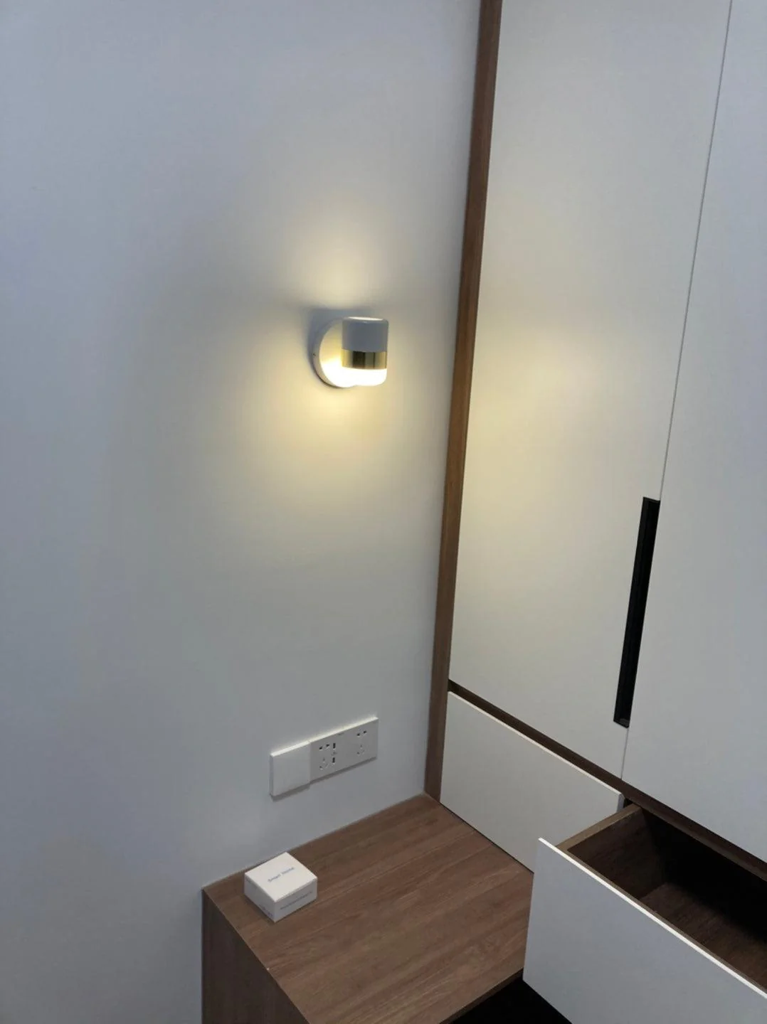 Adjustable Glass Wall Lamp - Image 18