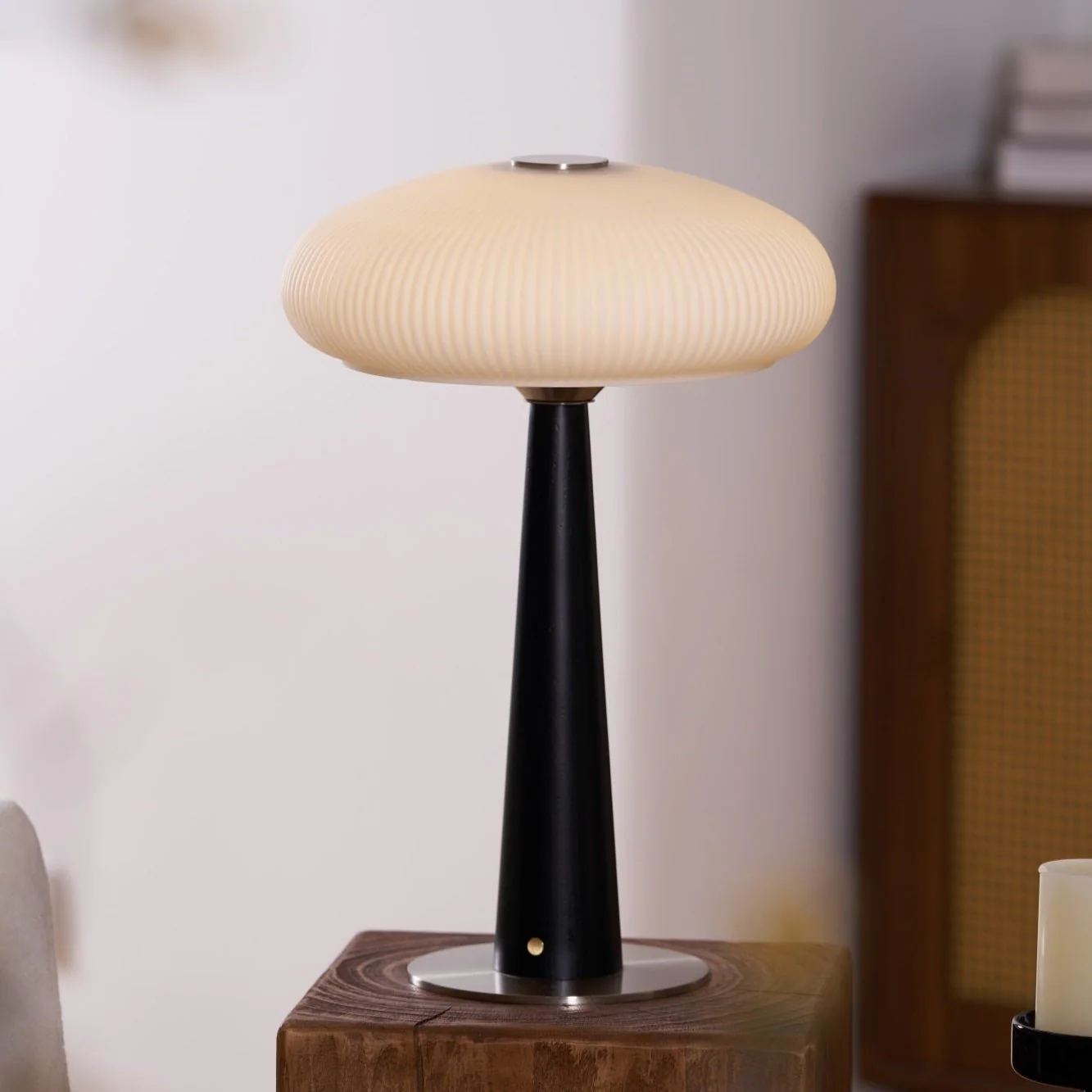 Aeruno Table Lamp - Image 12