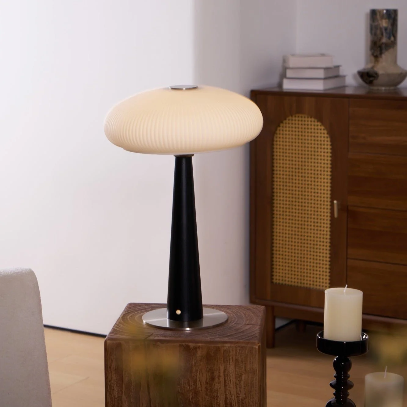Aeruno Table Lamp - Image 18