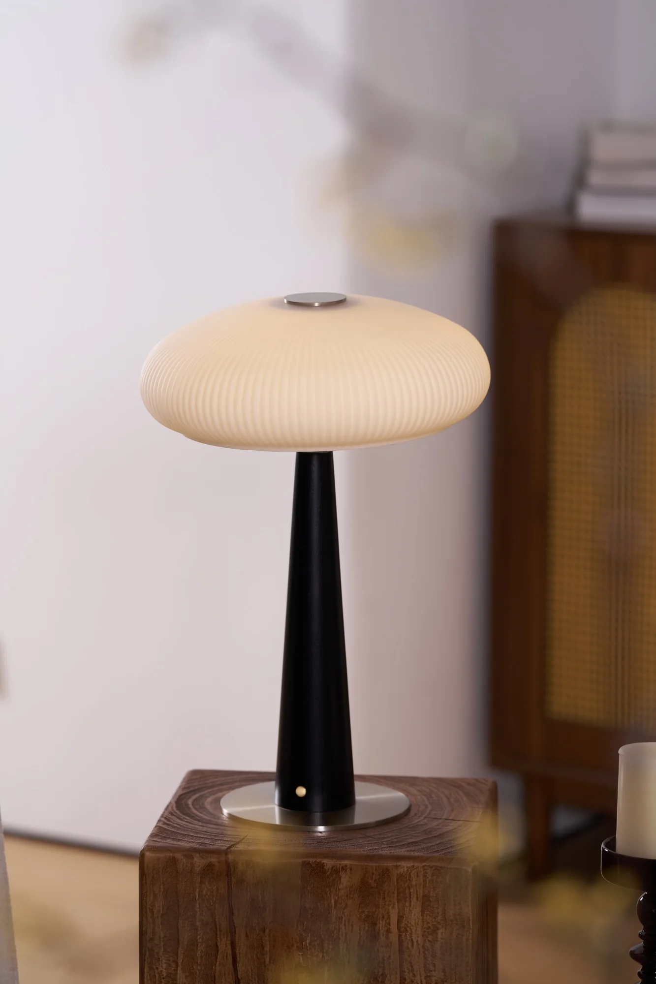 Aeruno Table Lamp - Image 21