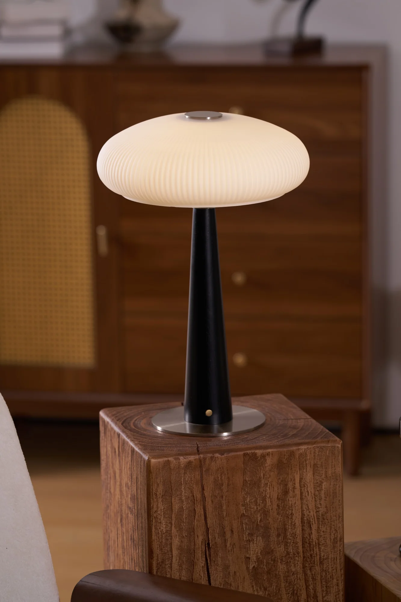 Aeruno Table Lamp - Image 23