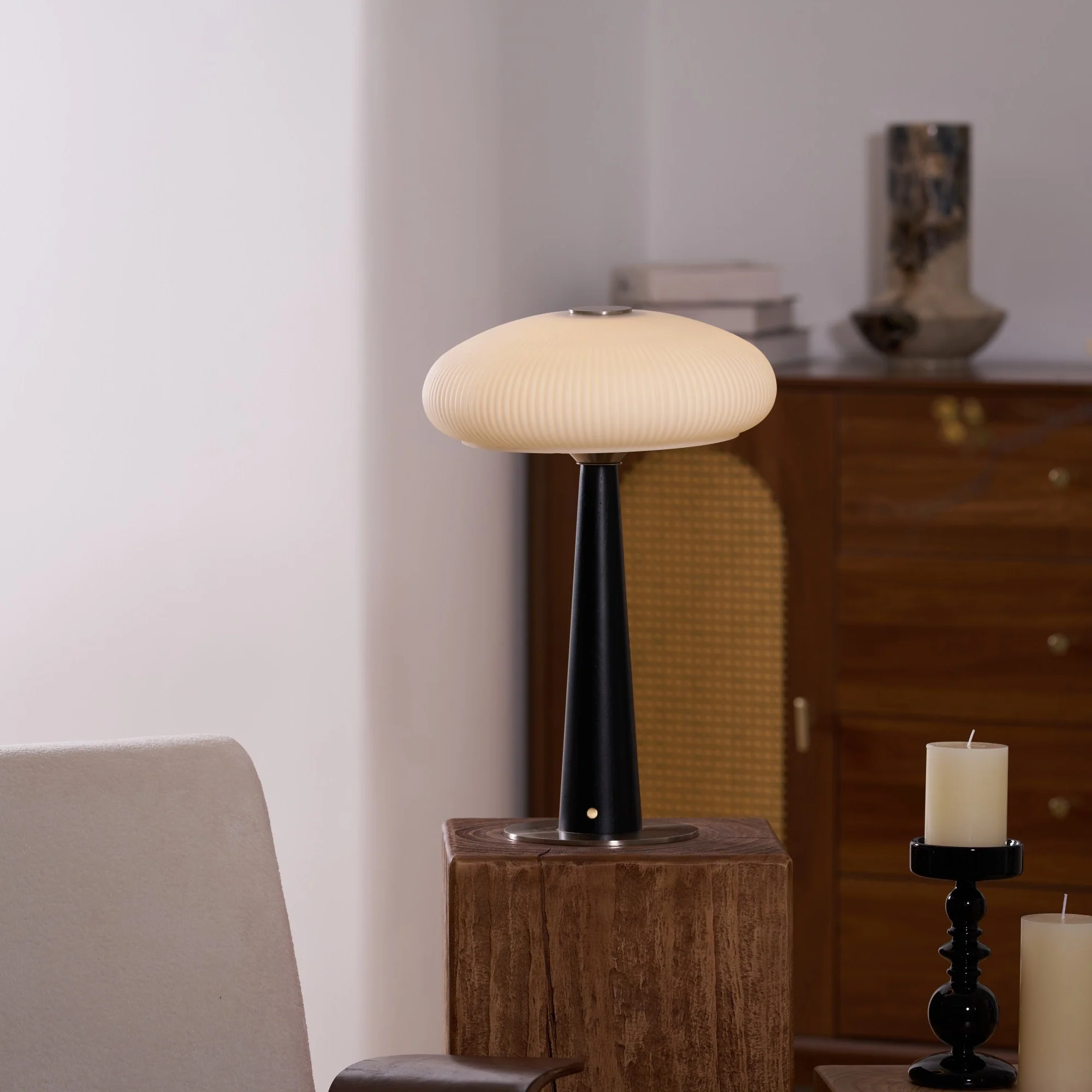 Aeruno Table Lamp - Image 3