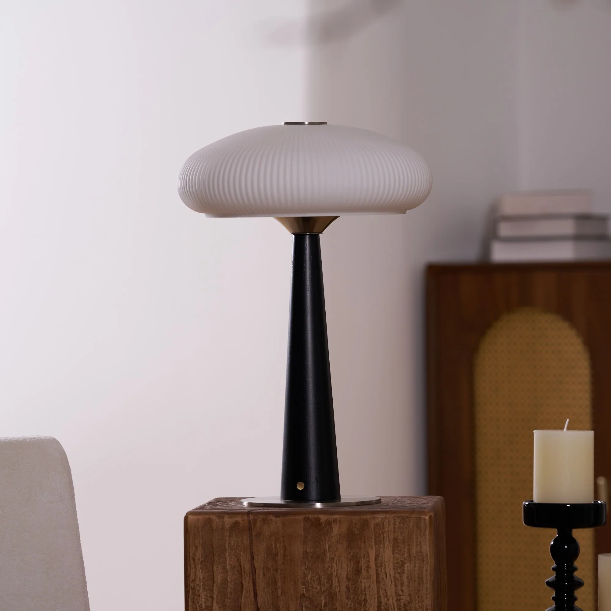 Aeruno Table Lamp - Image 4