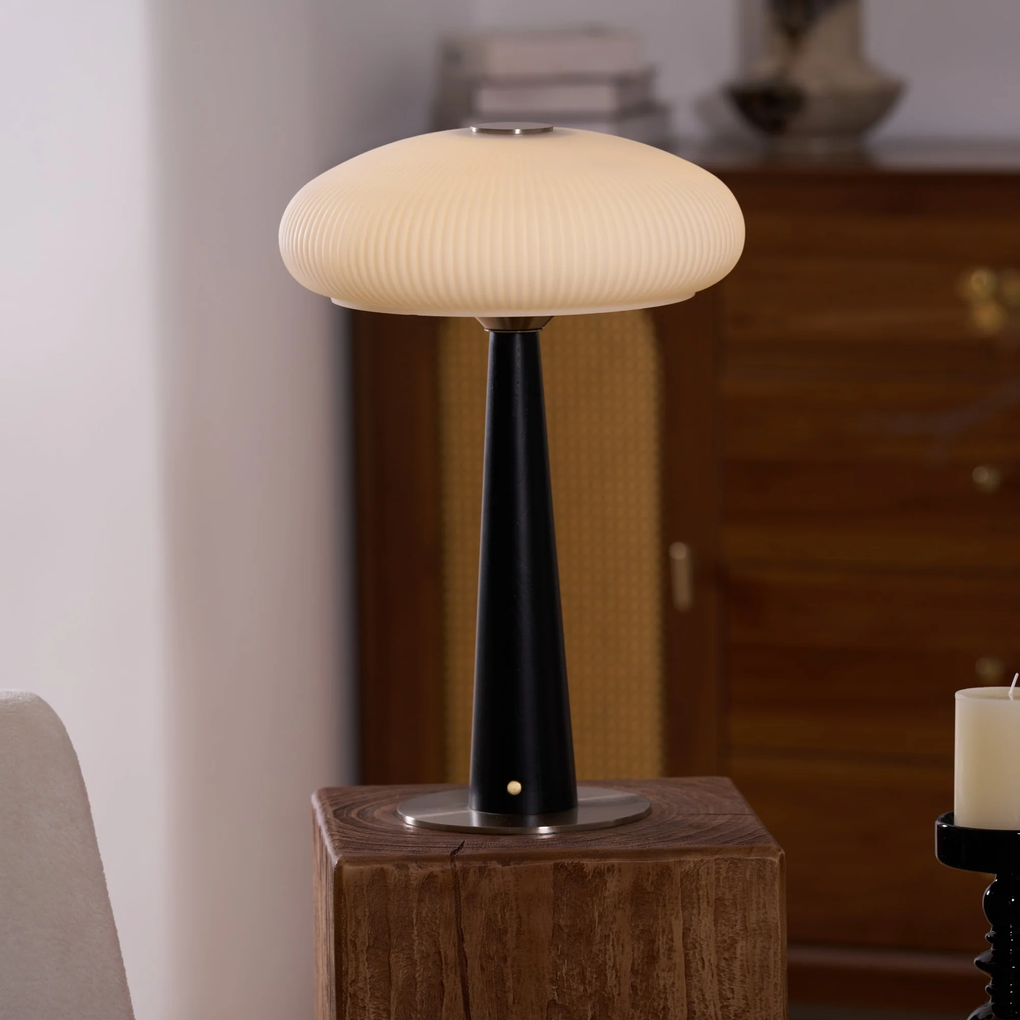 Aeruno Table Lamp - Image 8