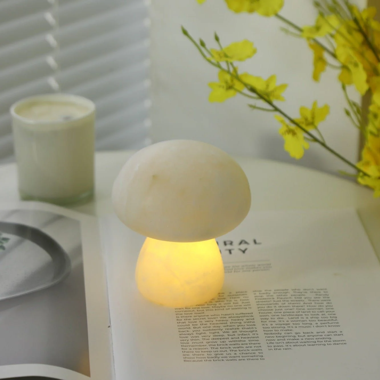 Alabaster Mushroom Table Lamp - Image 43