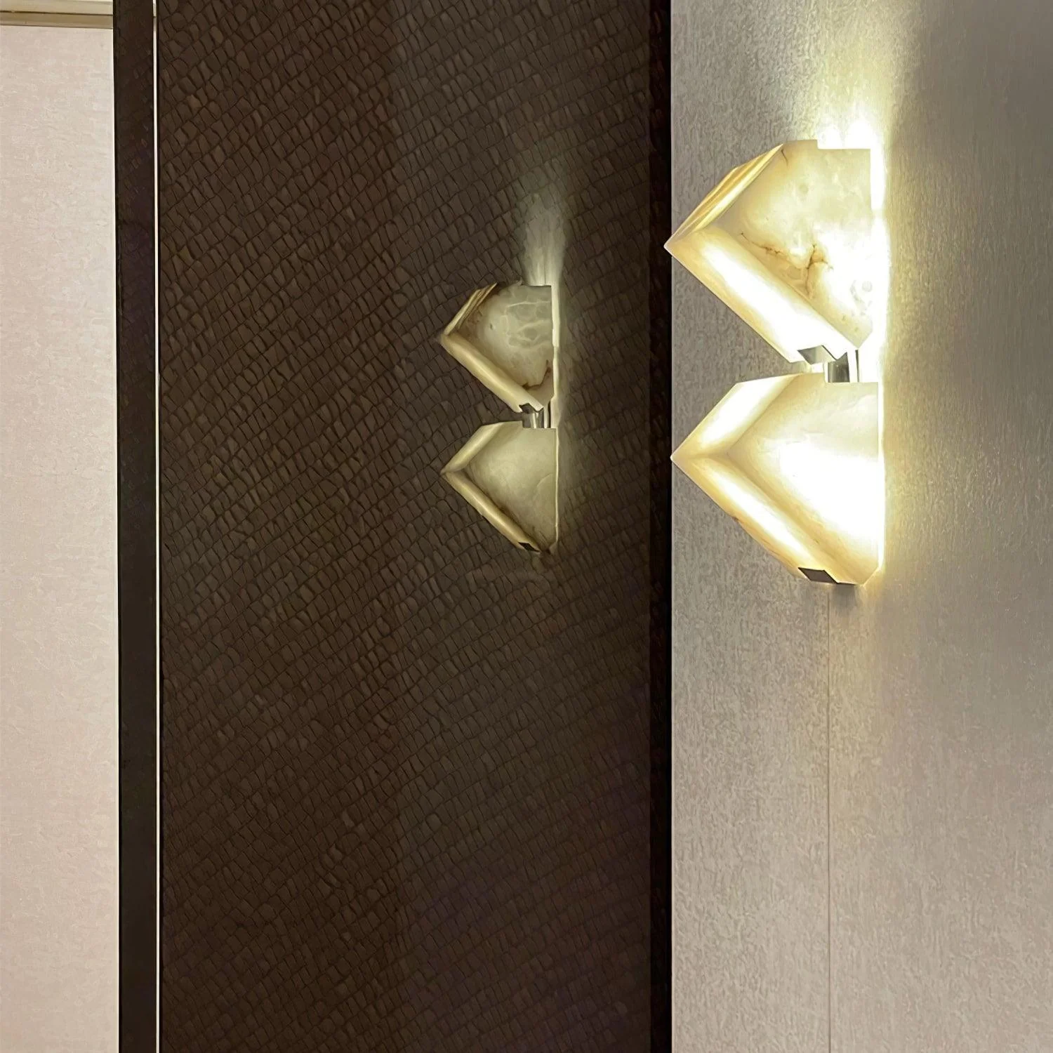 Alabaster Staircase Wall Lamp - Image 33