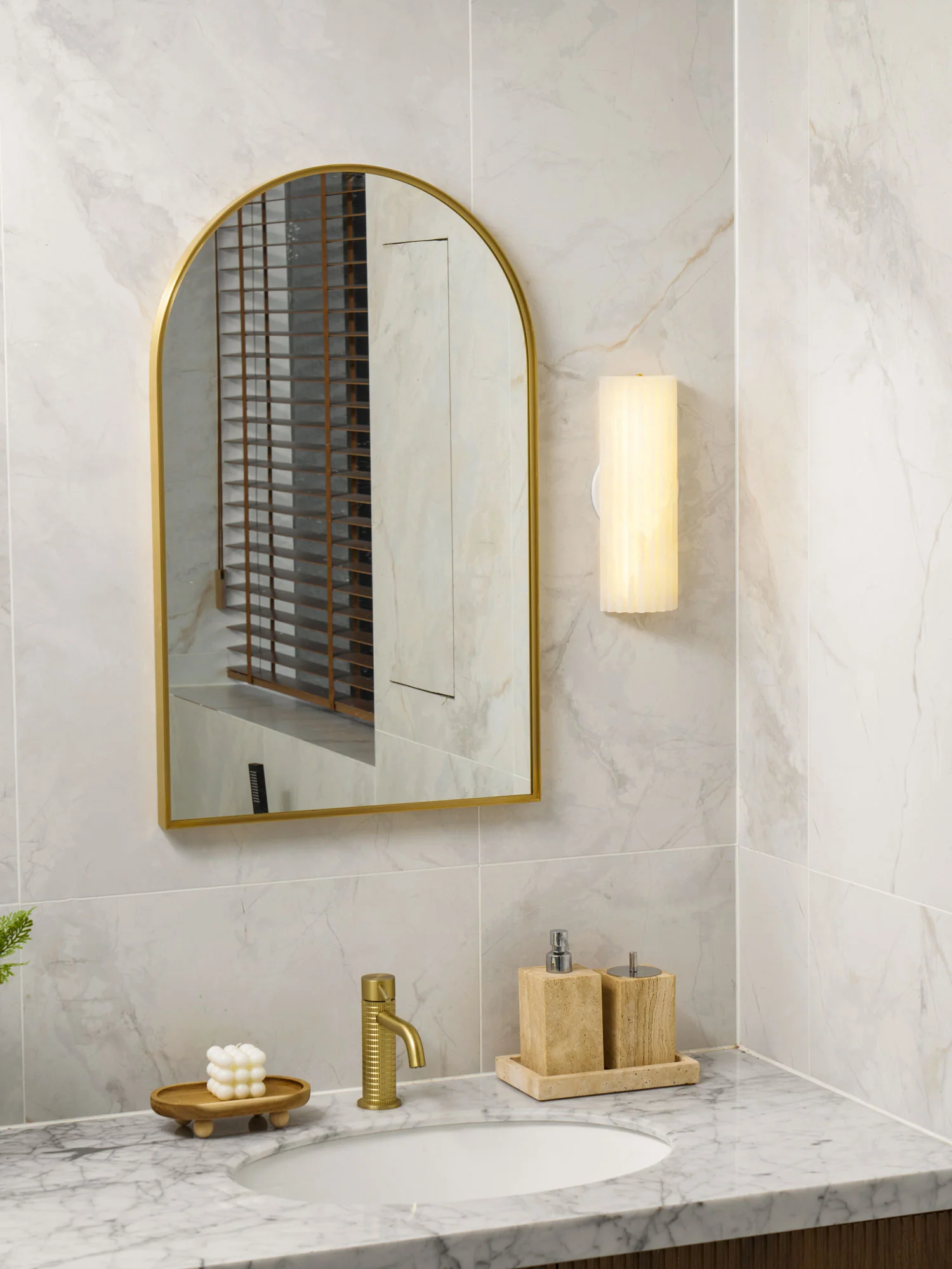 Alvia Alabaster Wall Light - Image 34