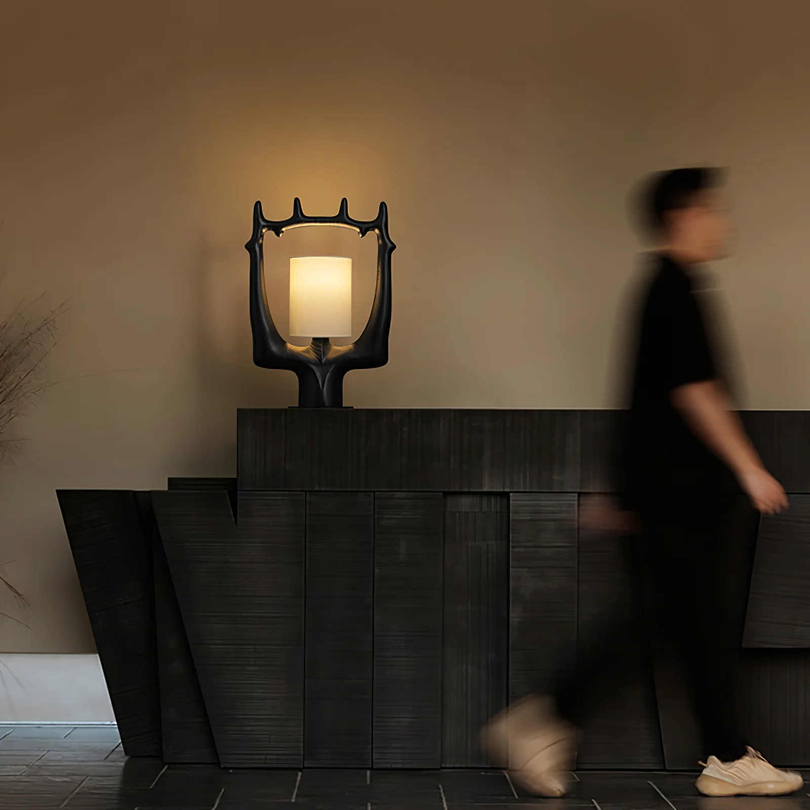 Antler Ring Table Lamp - Image 17