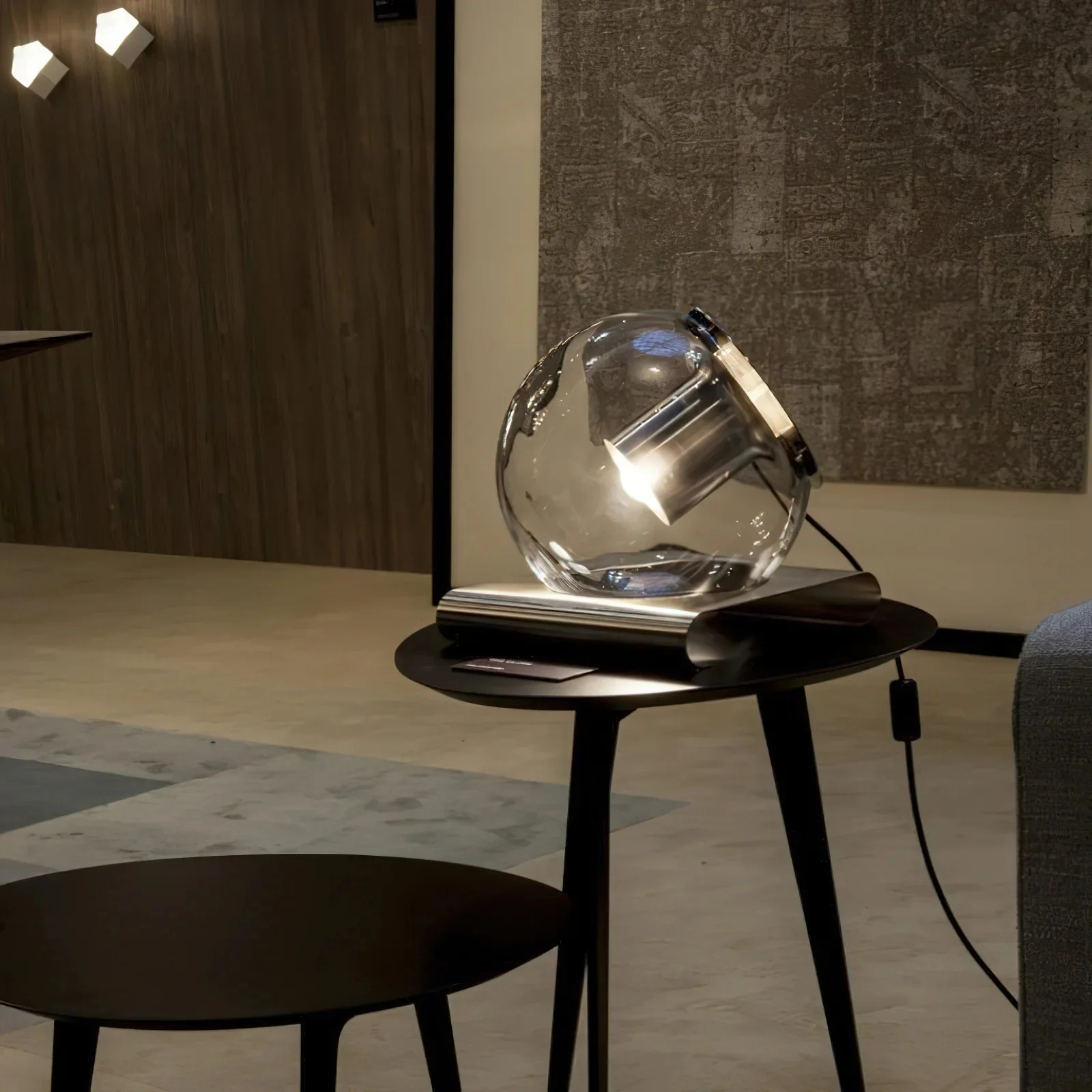 Anvia Glass Table Lamp - Image 5