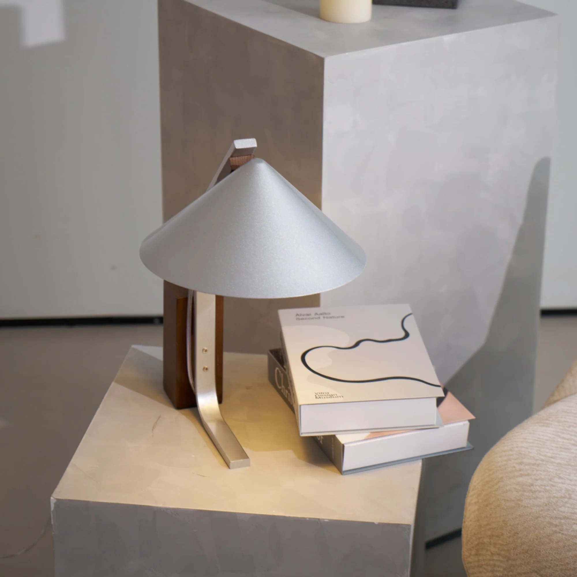 Arclune Desk Lamp - Image 28