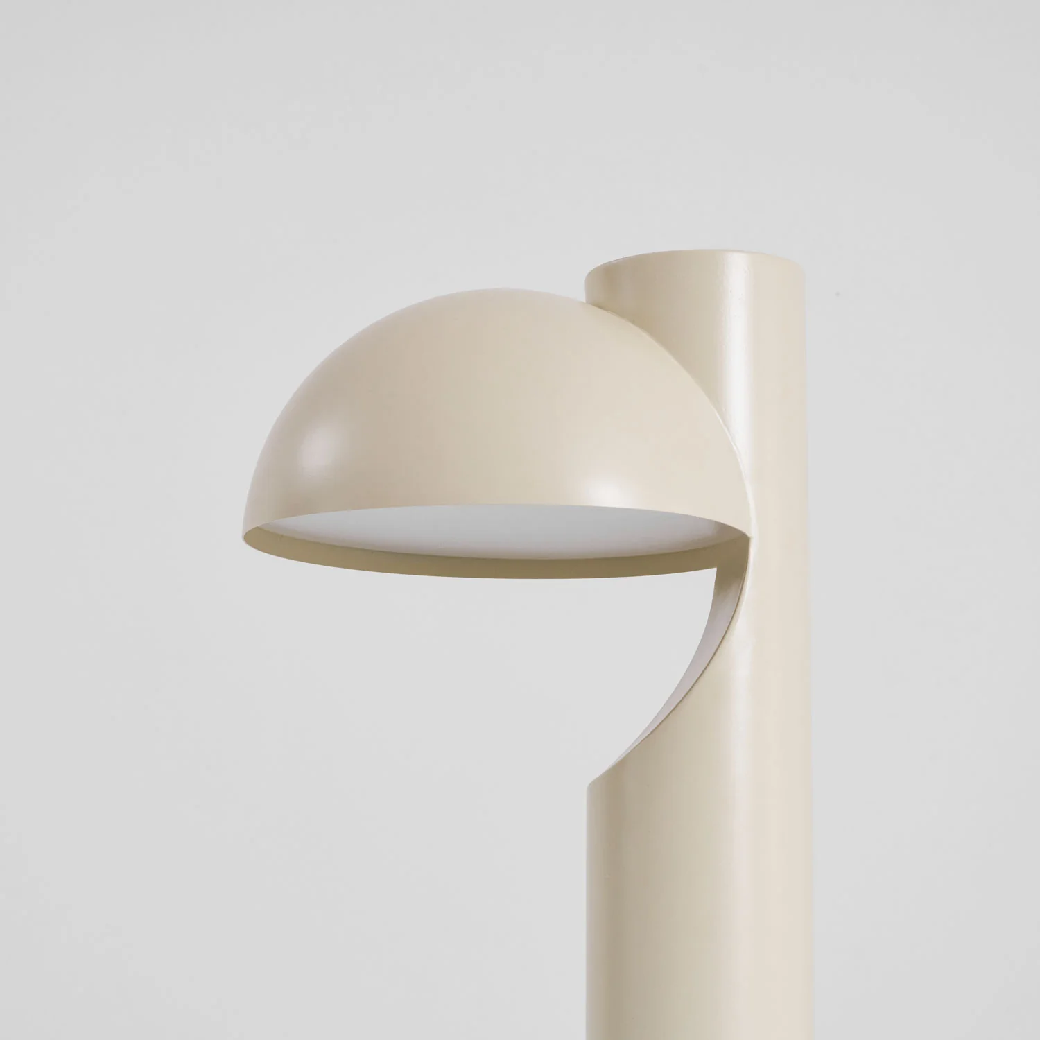 Arcora Minimalist Table Lamp - Image 30