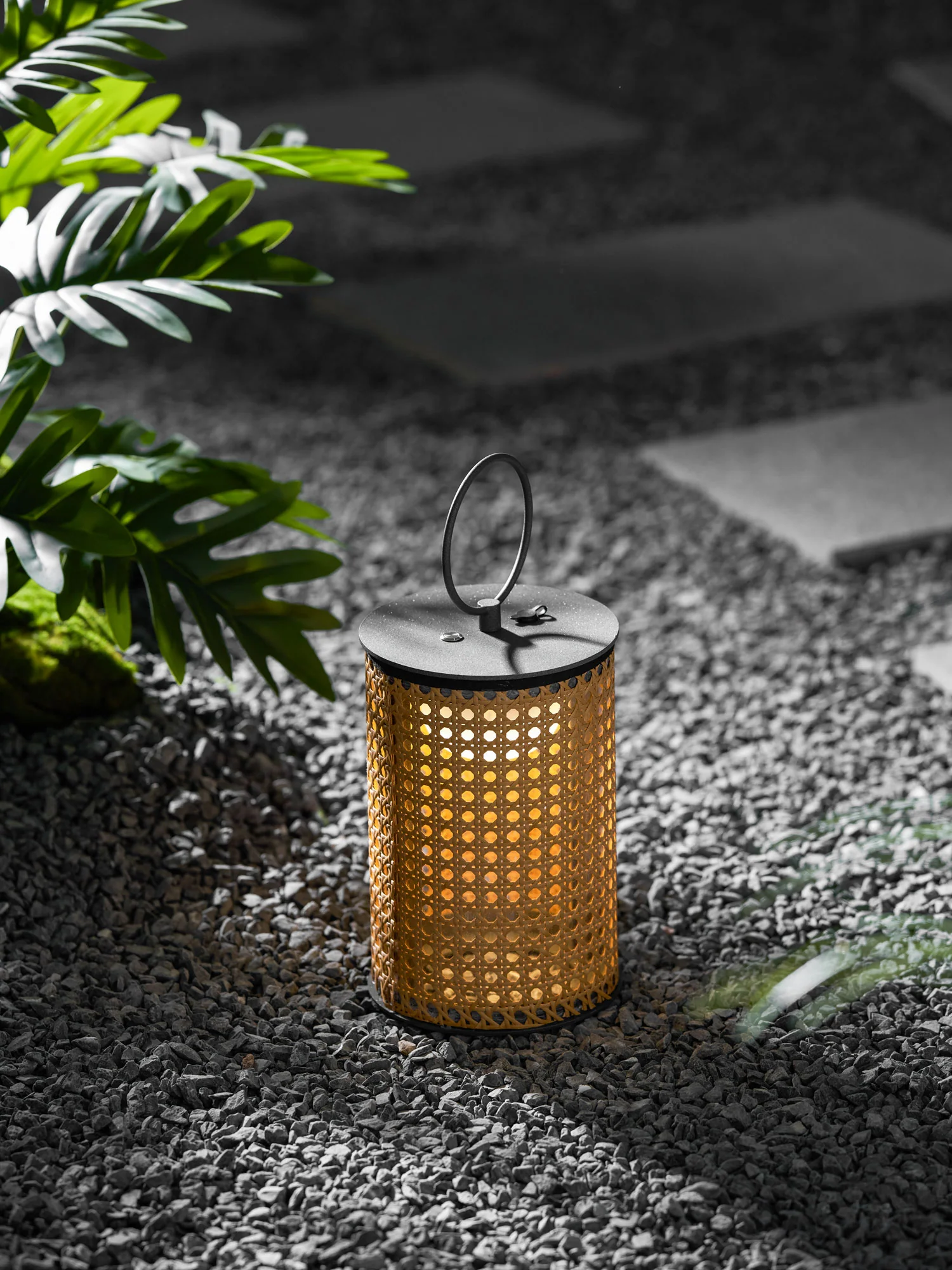 Arlette Solar Outdoor Lantern Lamp - Image 34