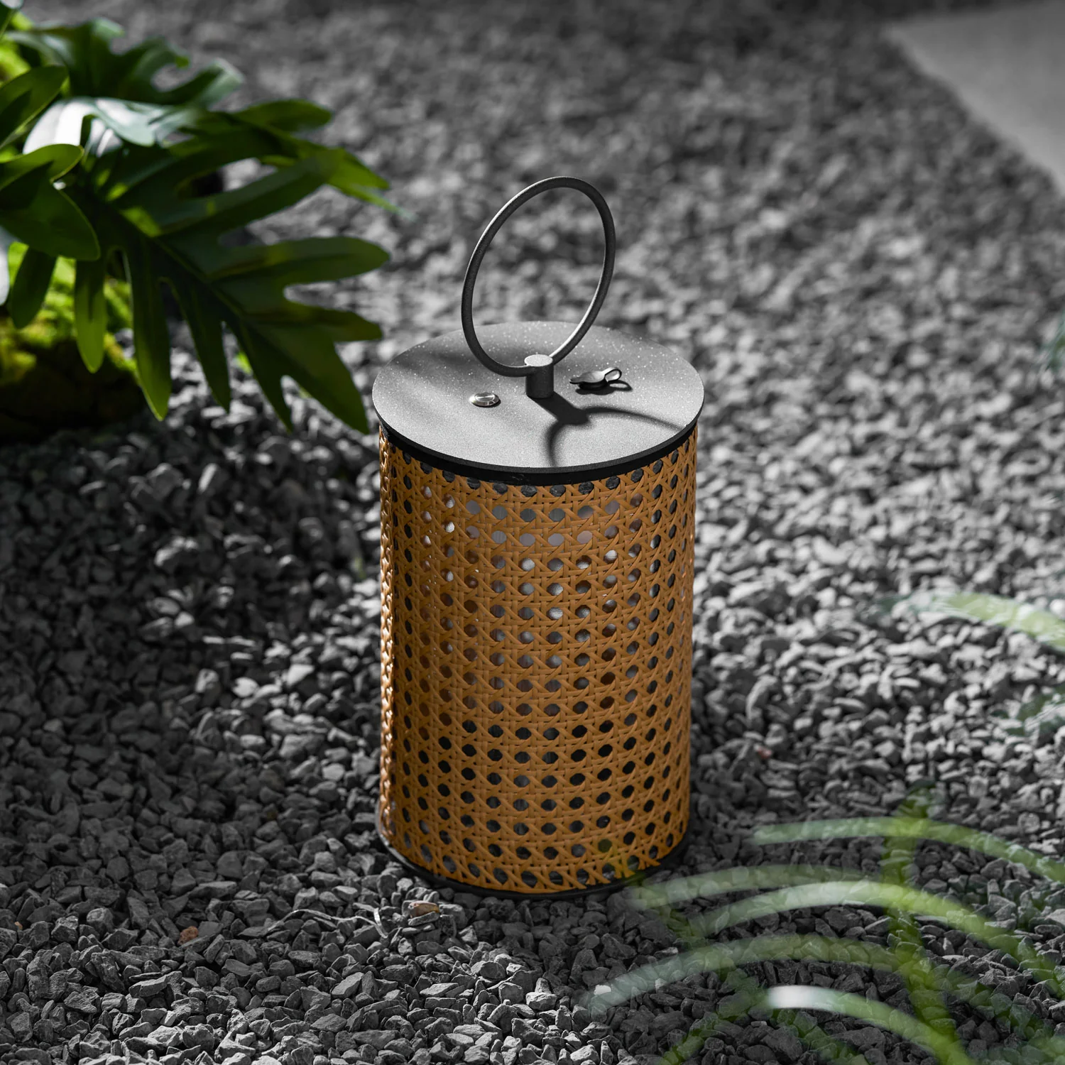 Arlette Solar Outdoor Lantern Lamp - Image 42