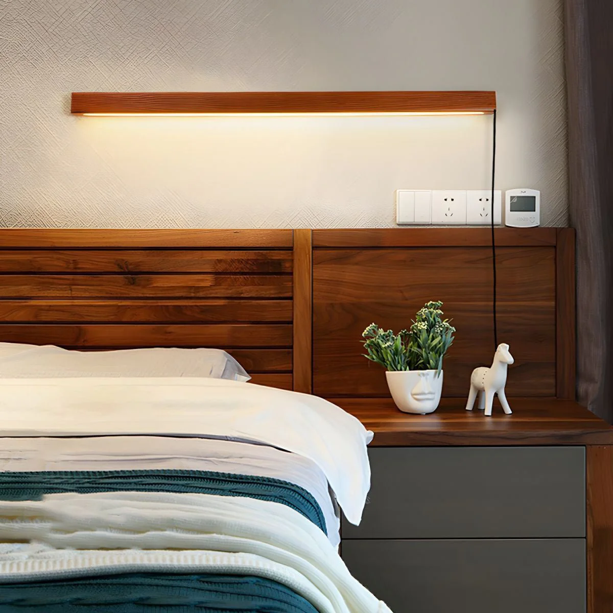 Arlo Linear Wood Plug-in Wall Light - Image 13