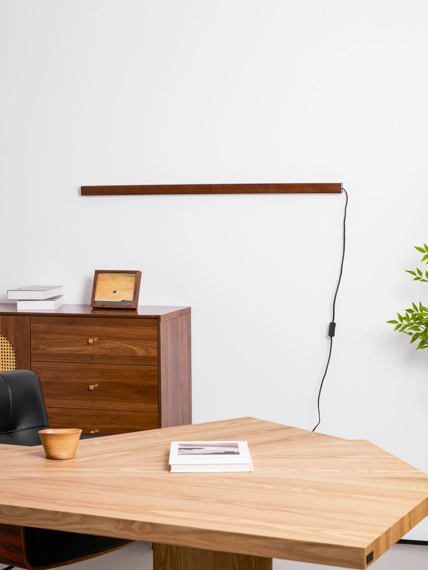 Arlo Linear Wood Plug-in Wall Light - Image 21