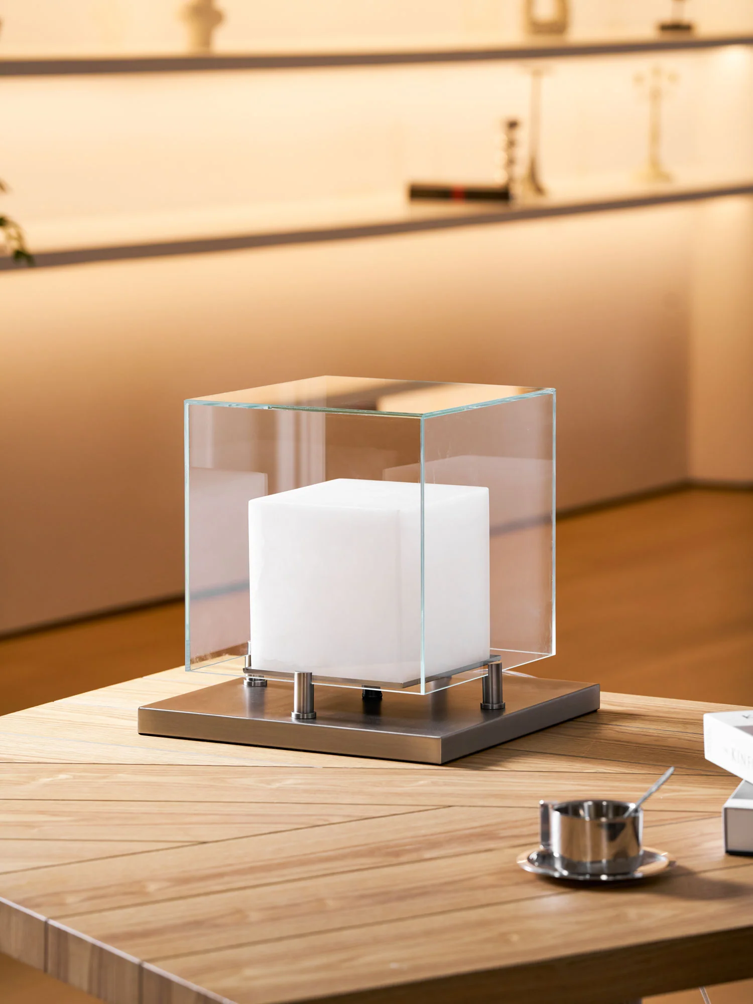 Arqra Alabaster Table Lamp - Image 11