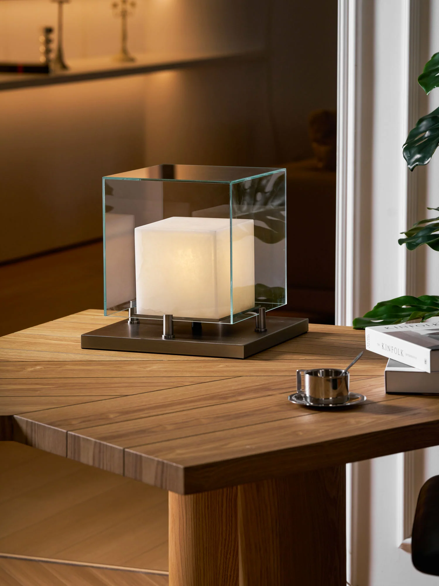 Arqra Alabaster Table Lamp - Image 7