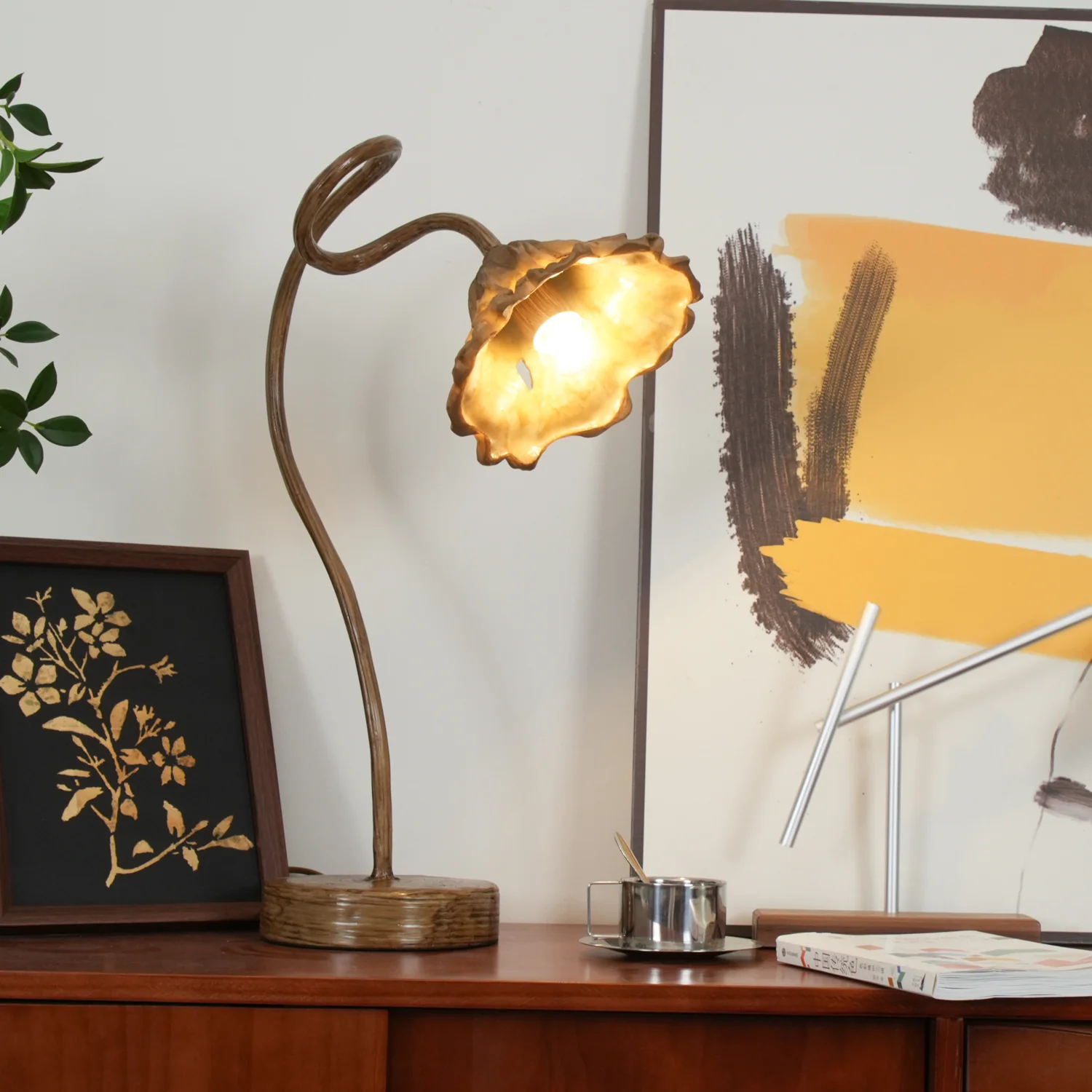 Artistic Lotus Leaf Table Lamp - Image 30