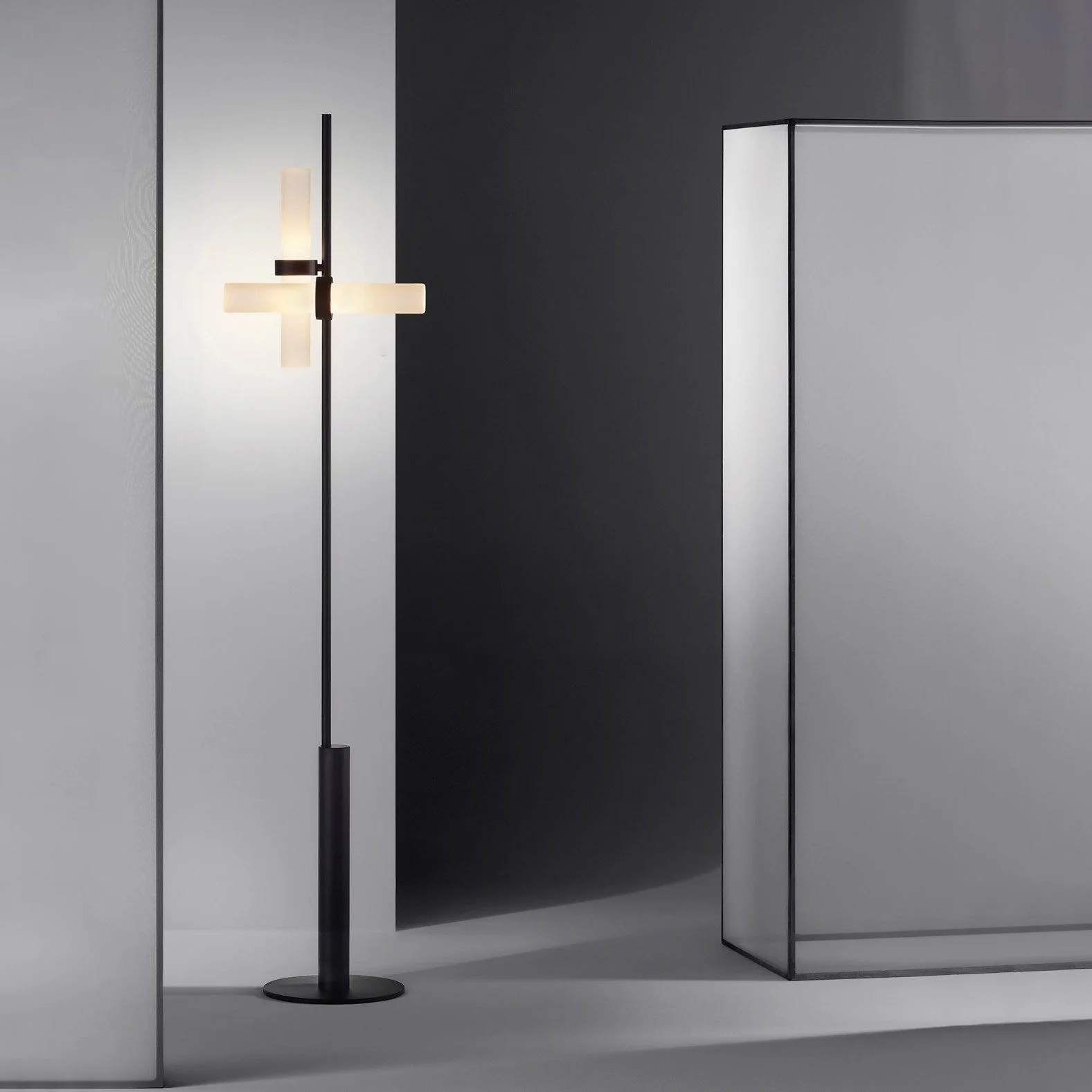 Axis Modular Floor Lamp - Image 37