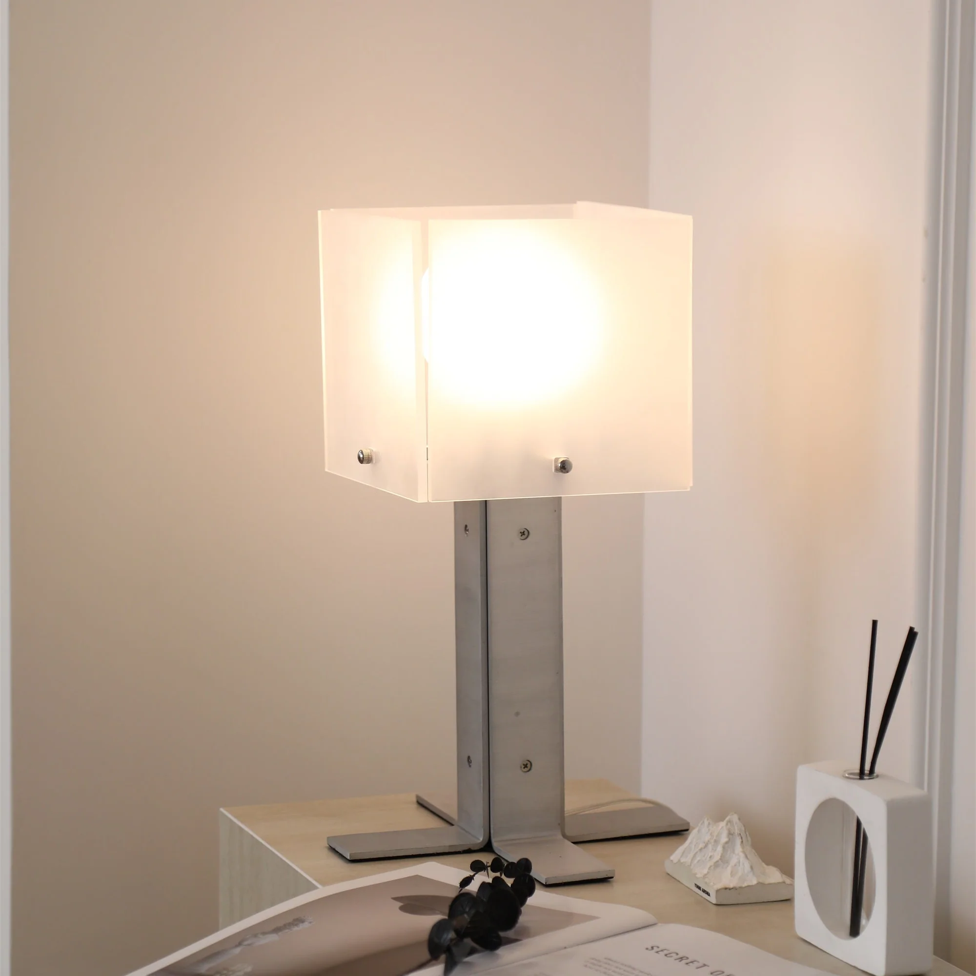 Beam Steel Acrylic Table Lamp - Image 3