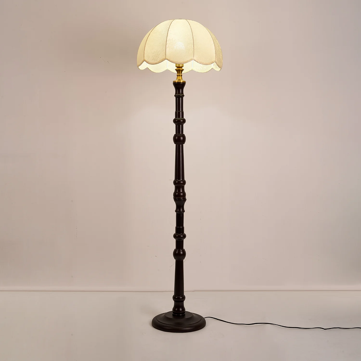 Belgravia Floor Light - Image 2