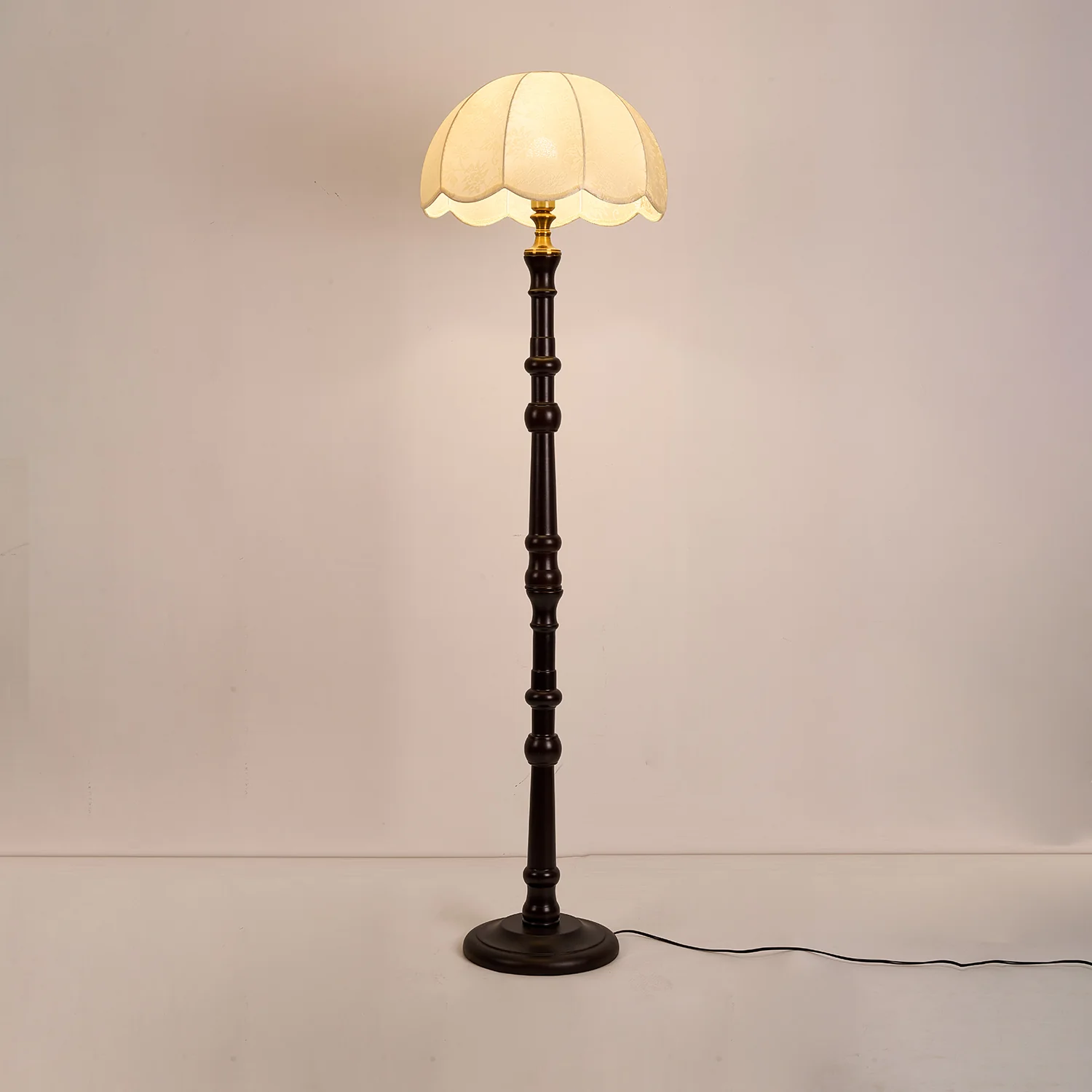 Belgravia Floor Light - Image 7