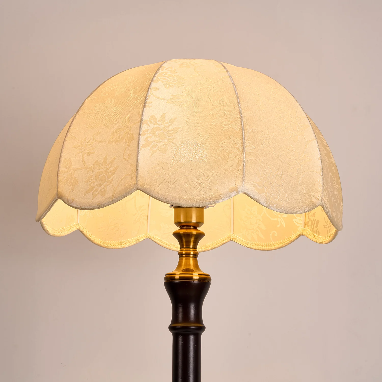 Belgravia Floor Light - Image 8