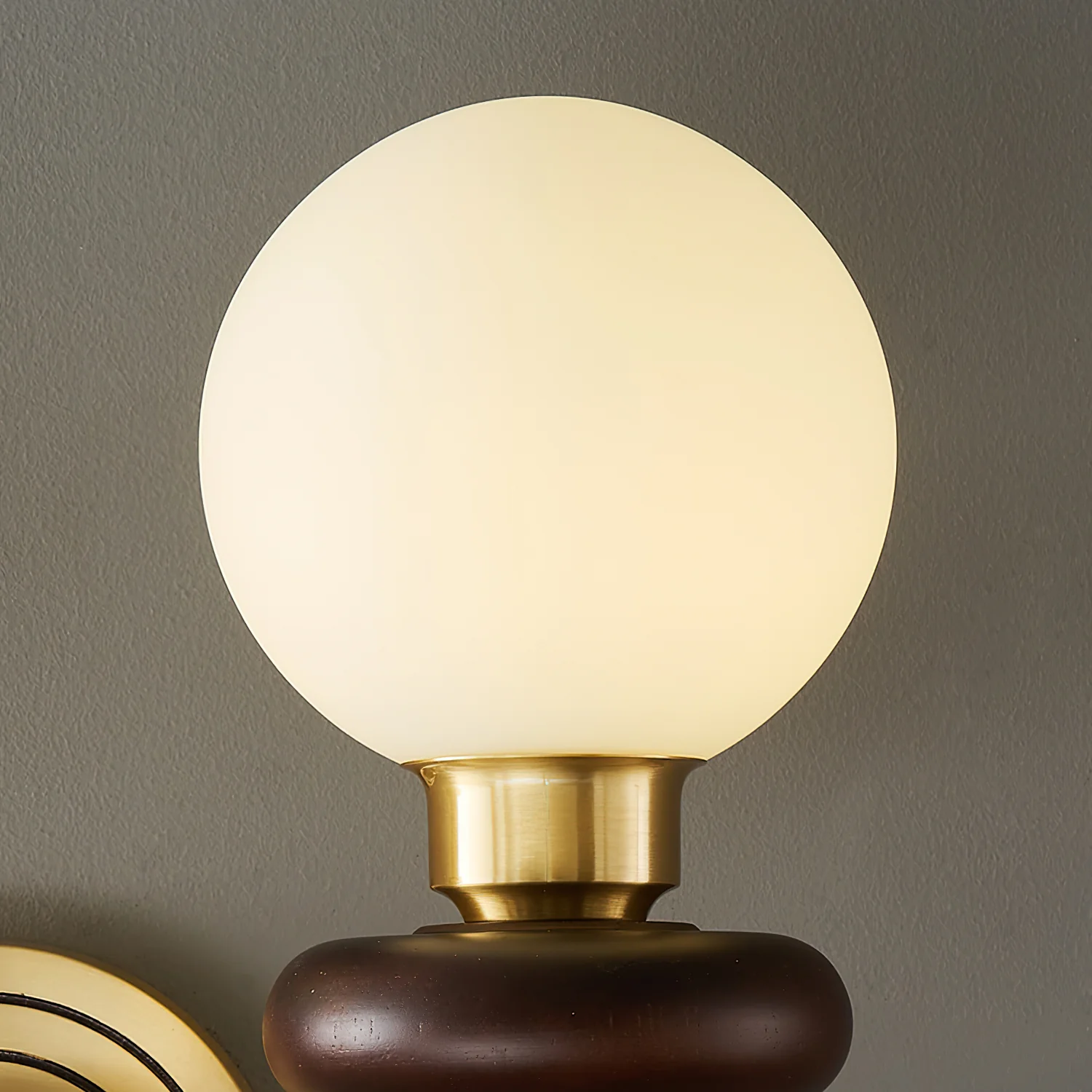Bellevue Wall Lamp - Image 11