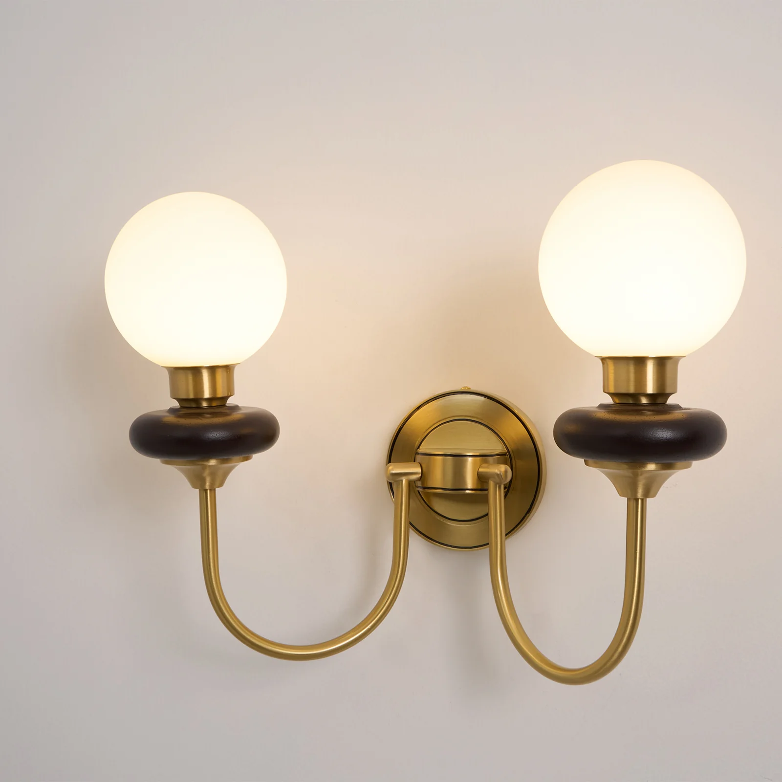 Bellevue Wall Lamp - Image 25