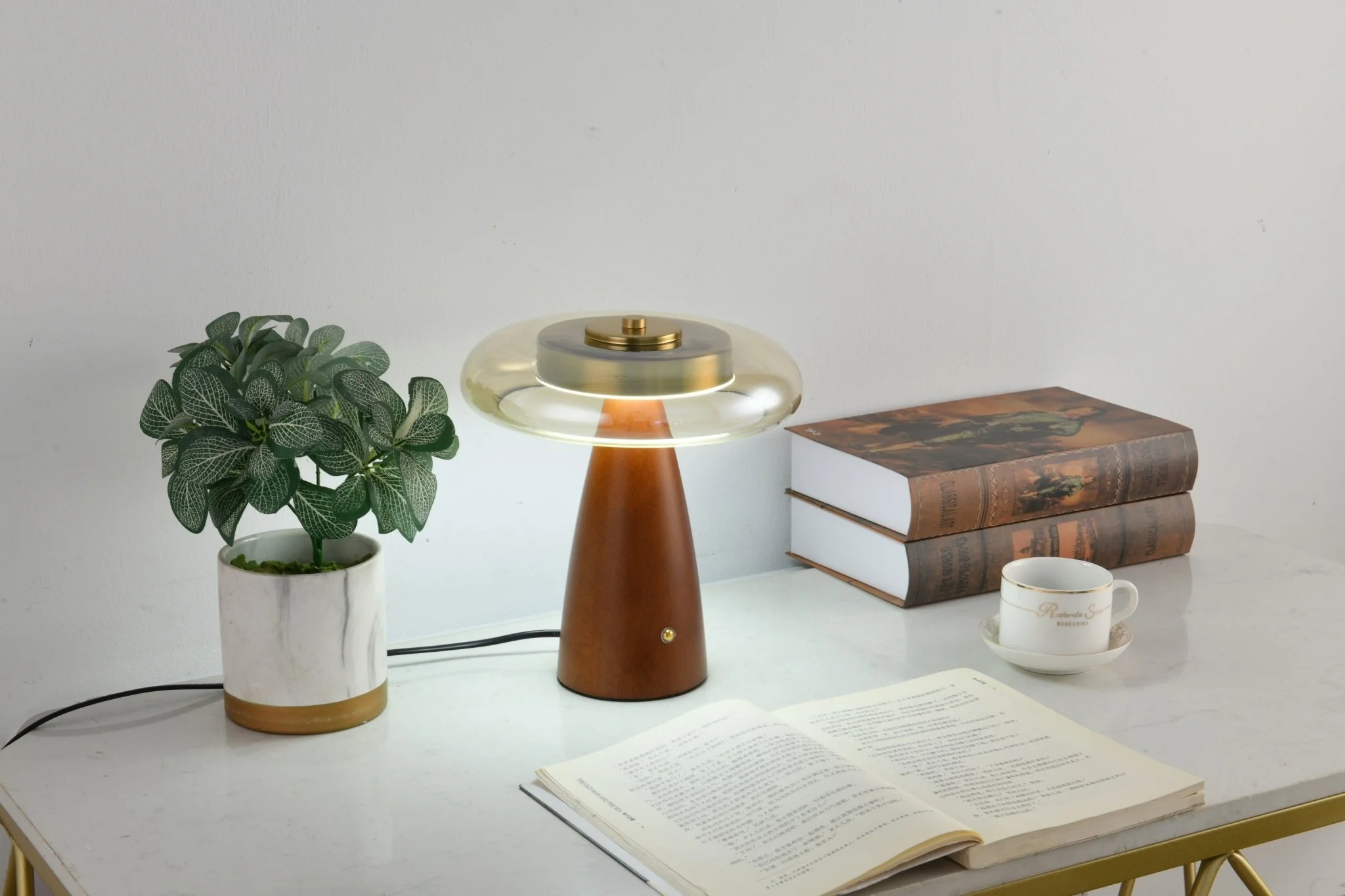 Belluno Table Lamp - Image 18