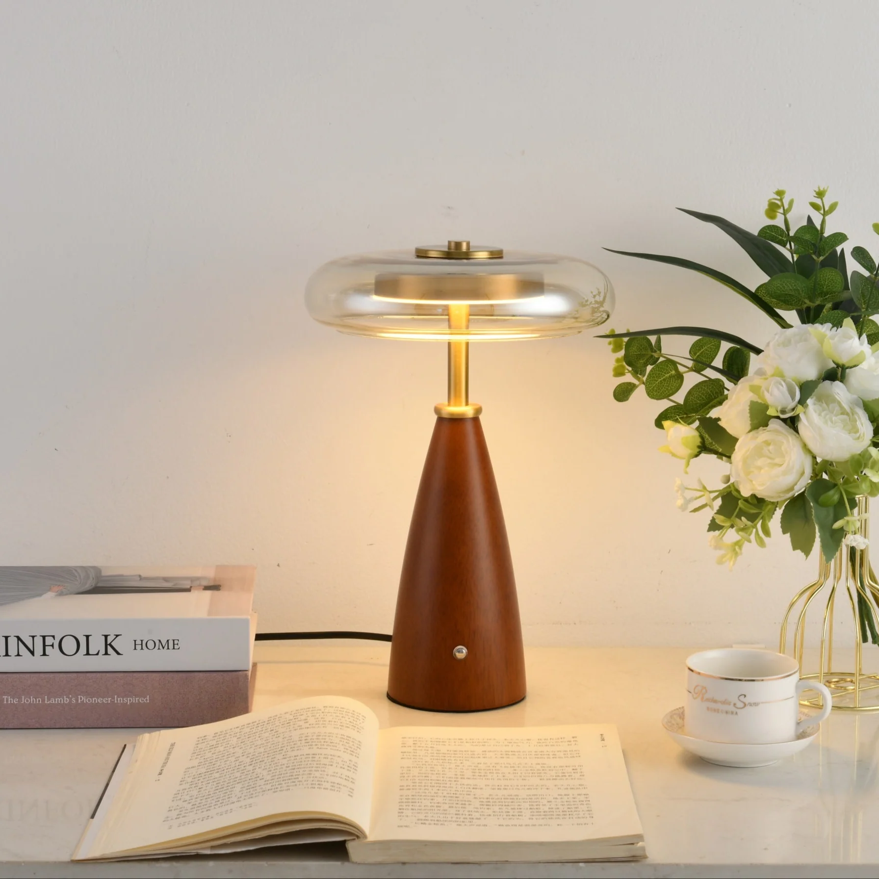 Belluno Table Lamp - Image 4