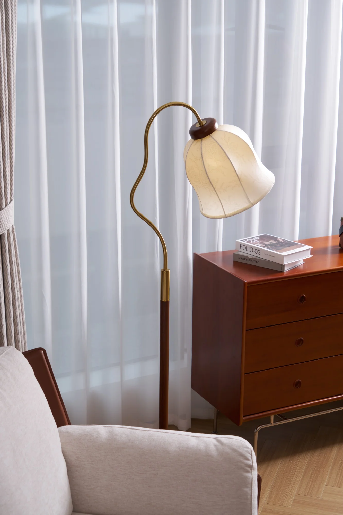 Bellvine Floor Lamp - Image 11