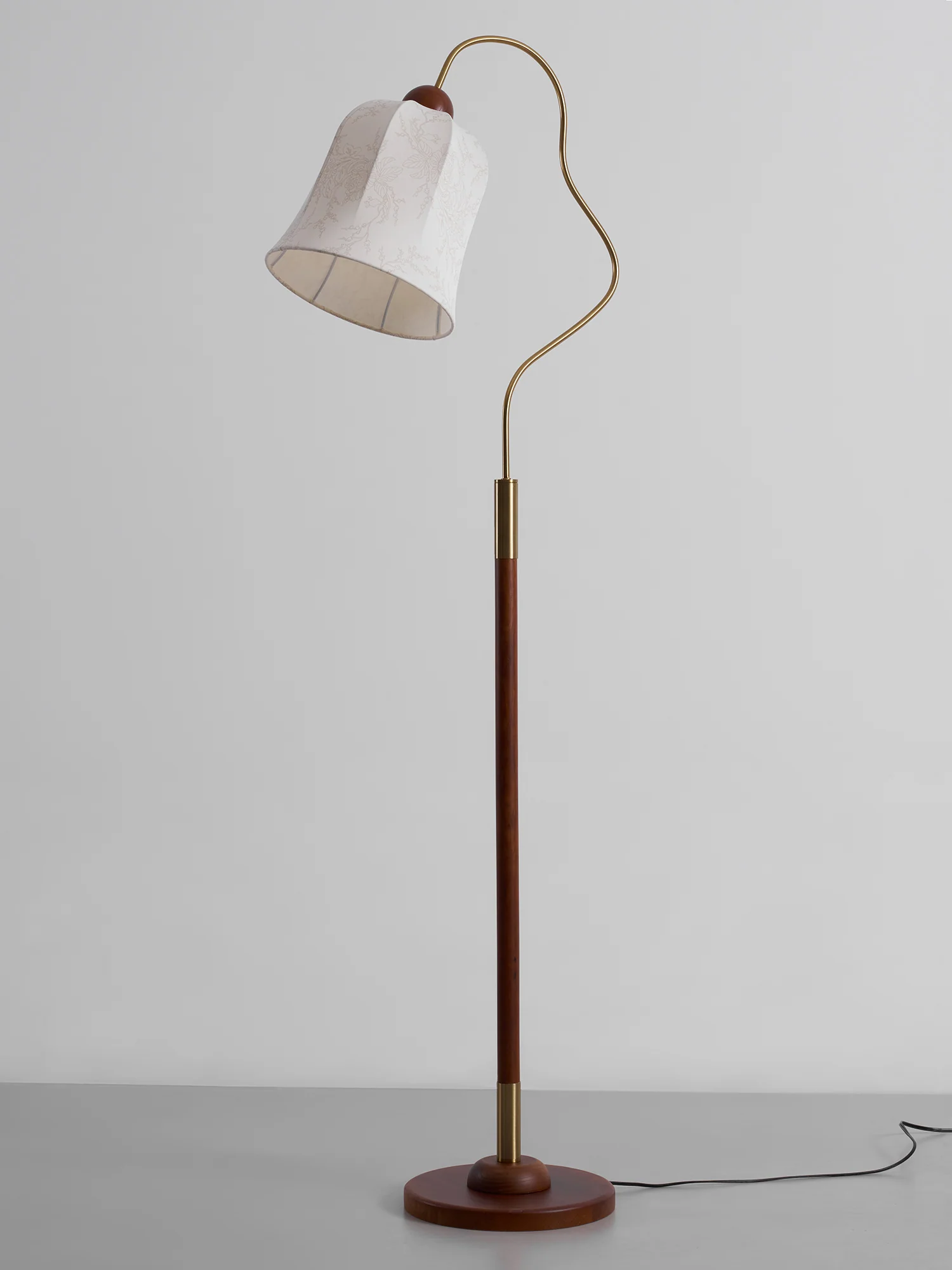 Bellvine Floor Lamp - Image 30