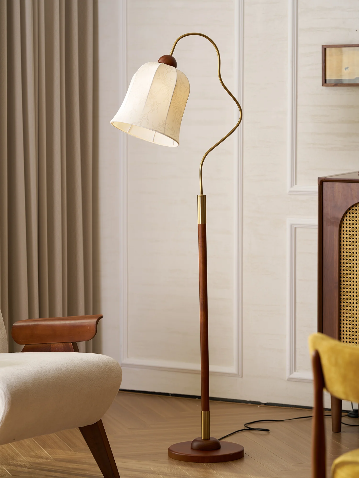 Bellvine Floor Lamp - Image 38