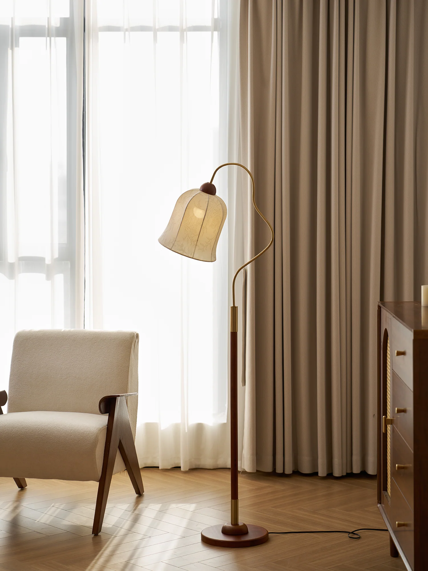 Bellvine Floor Lamp - Image 39