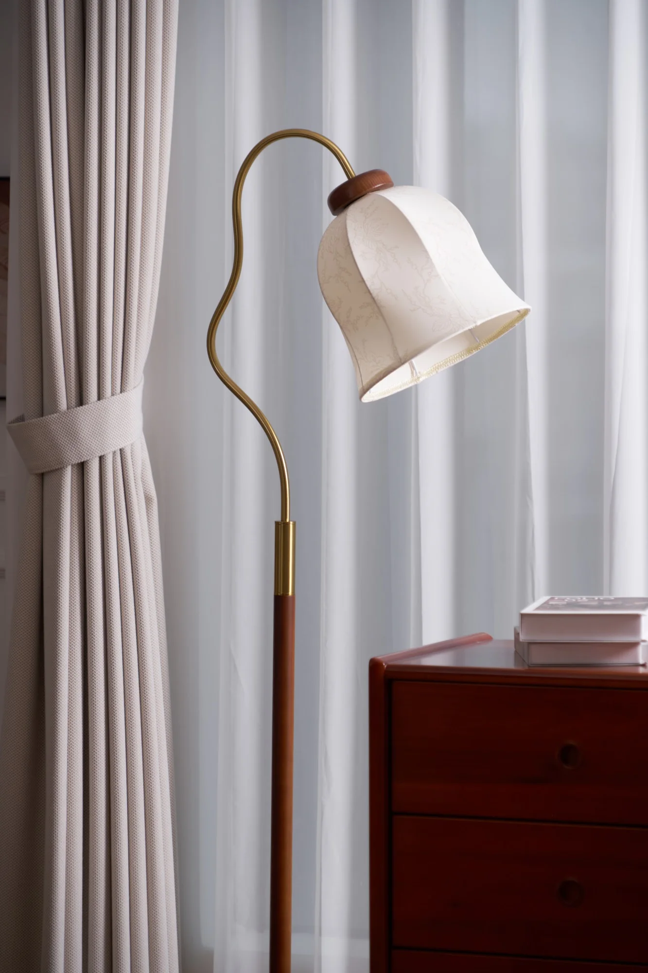 Bellvine Floor Lamp - Image 6