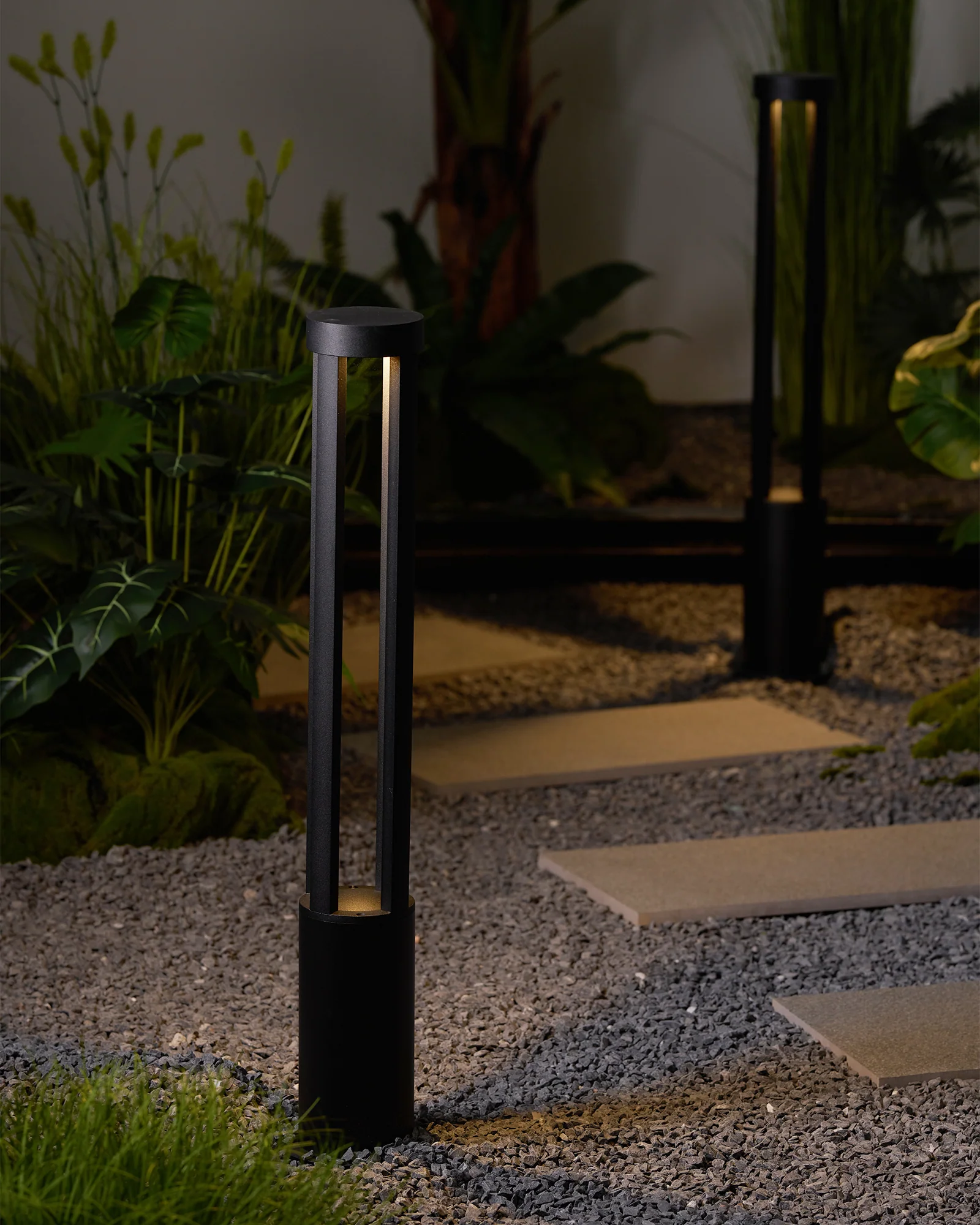 Black Cylindrical Garden Outdoor Light - Image 15