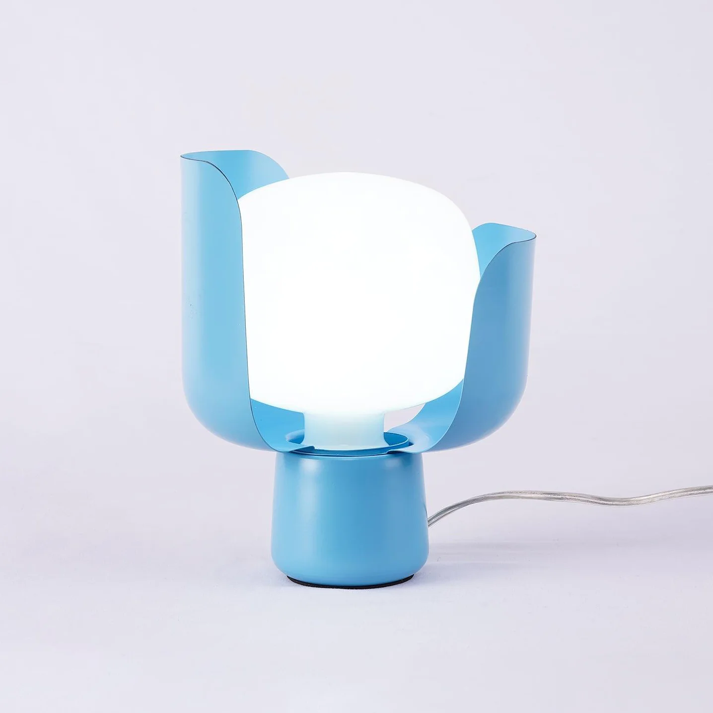 Petals Glass Table Lamp - Image 100