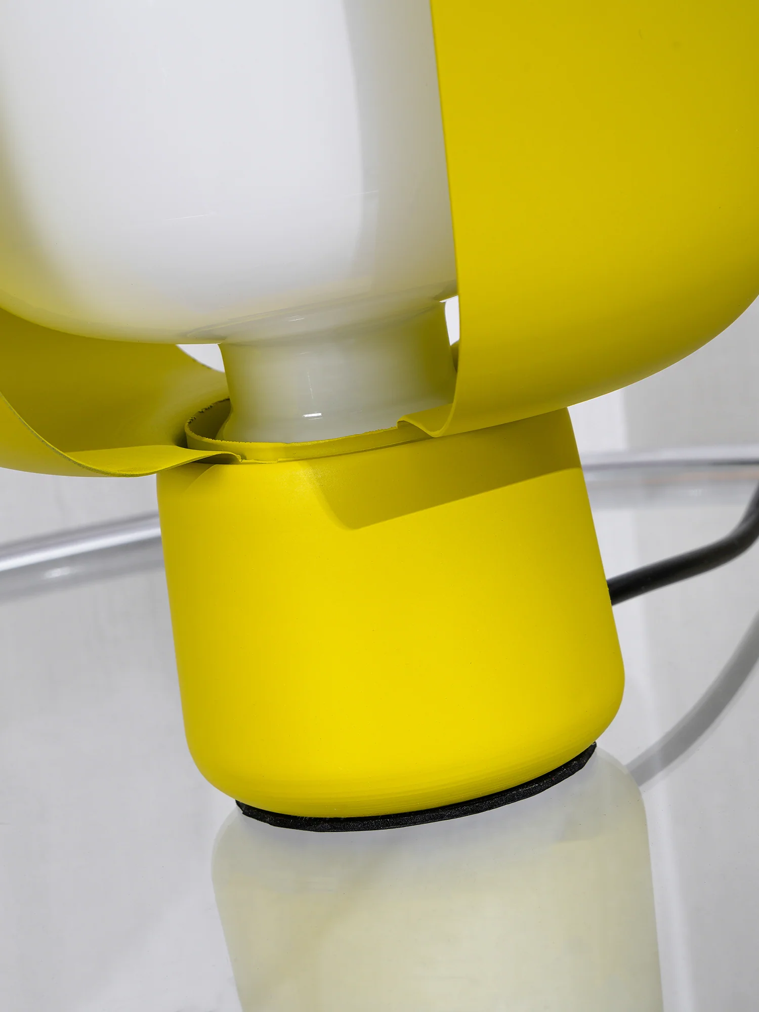 Petals Glass Table Lamp - Image 15
