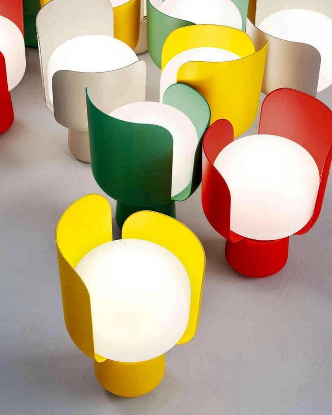 Petals Glass Table Lamp - Image 28