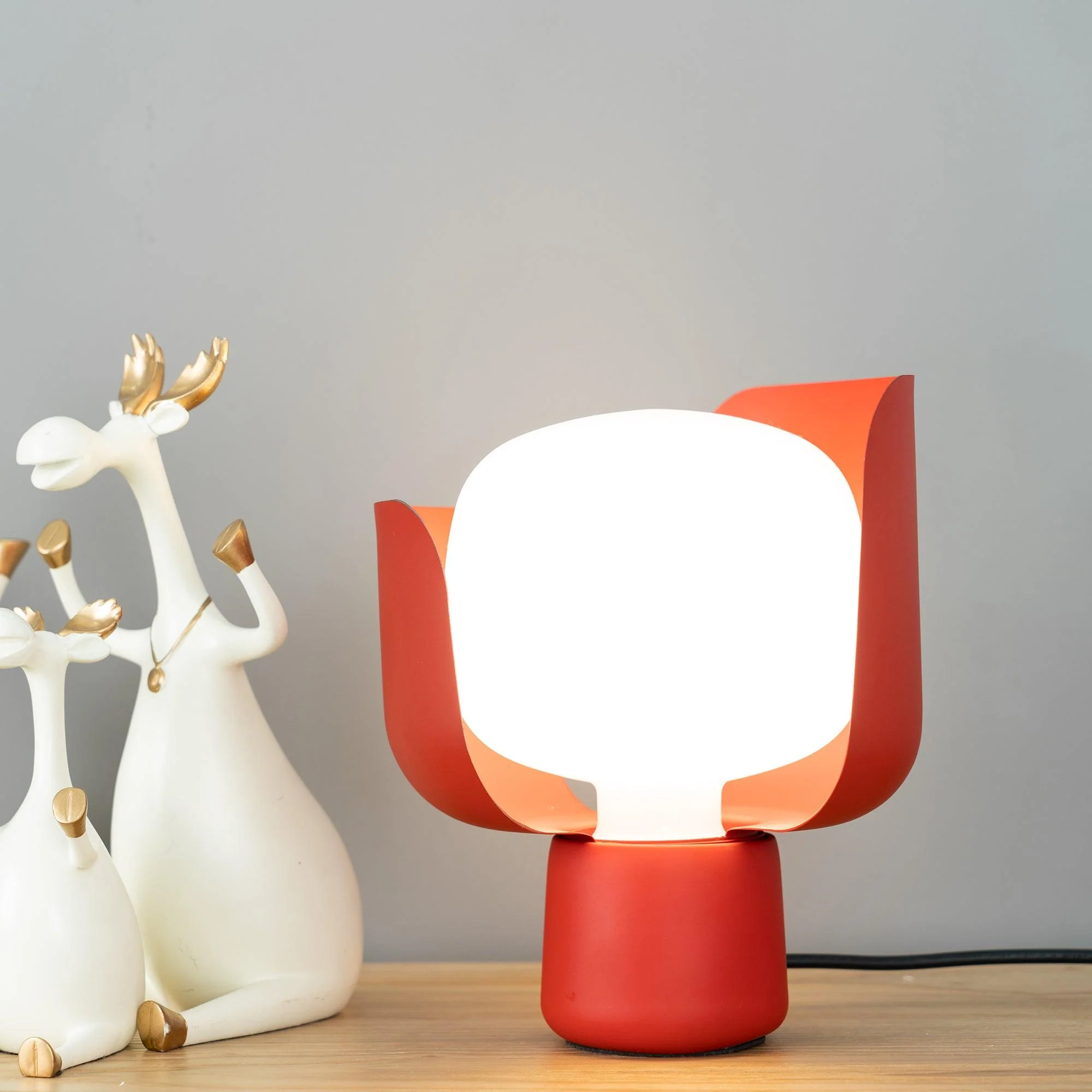 Petals Glass Table Lamp - Image 3