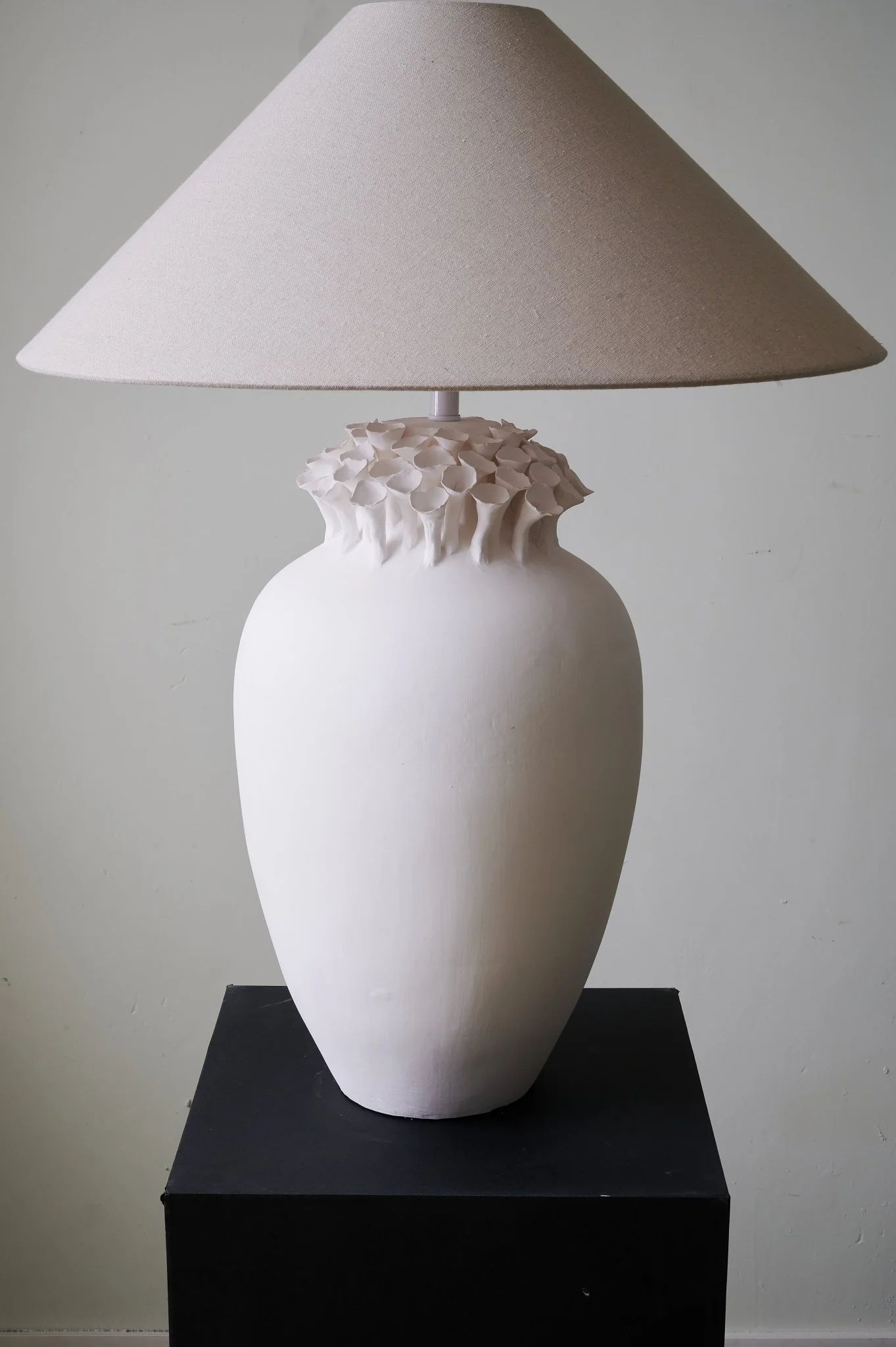 Blossom Crest Ceramic Table Lamp - Image 10