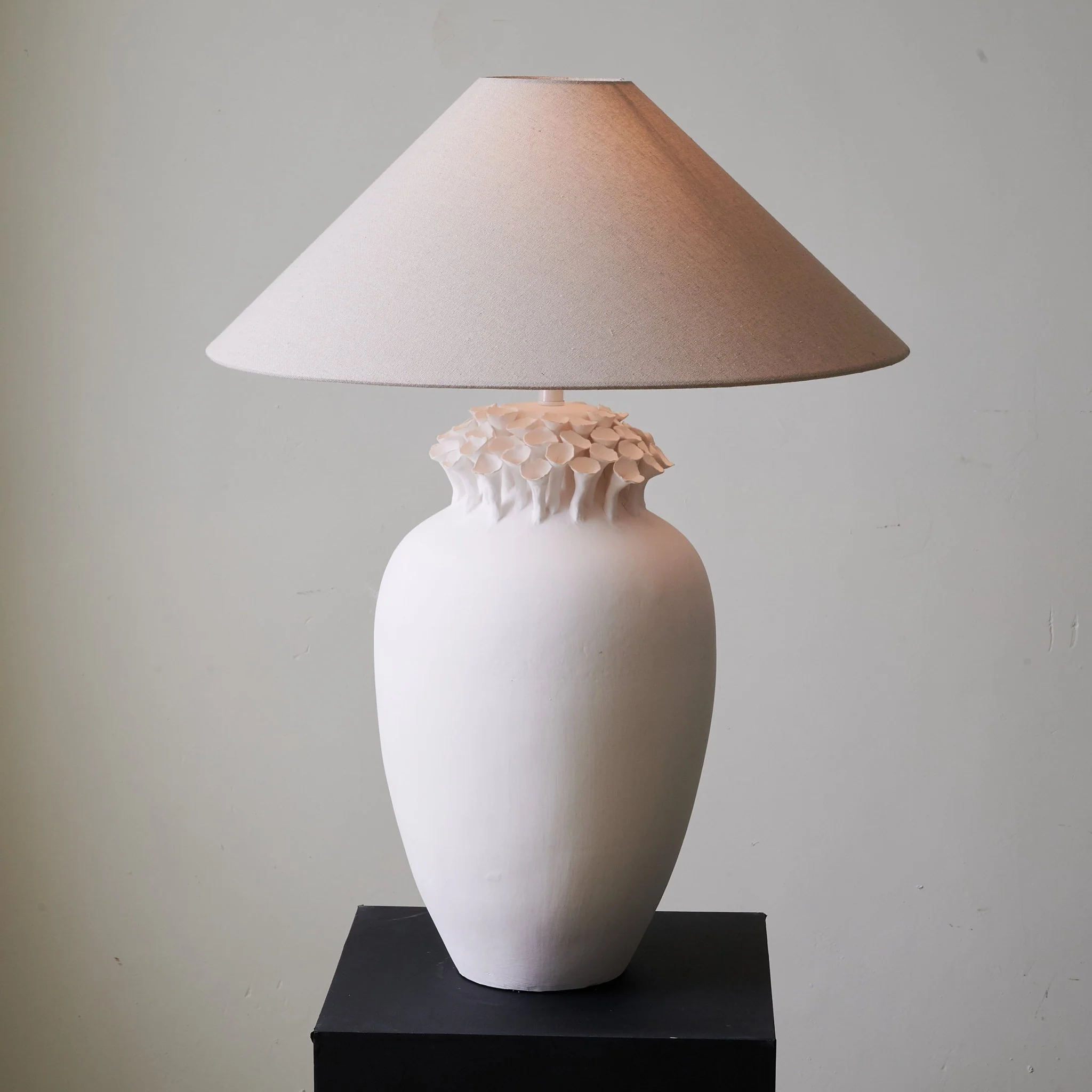 Blossom Crest Ceramic Table Lamp - Image 7