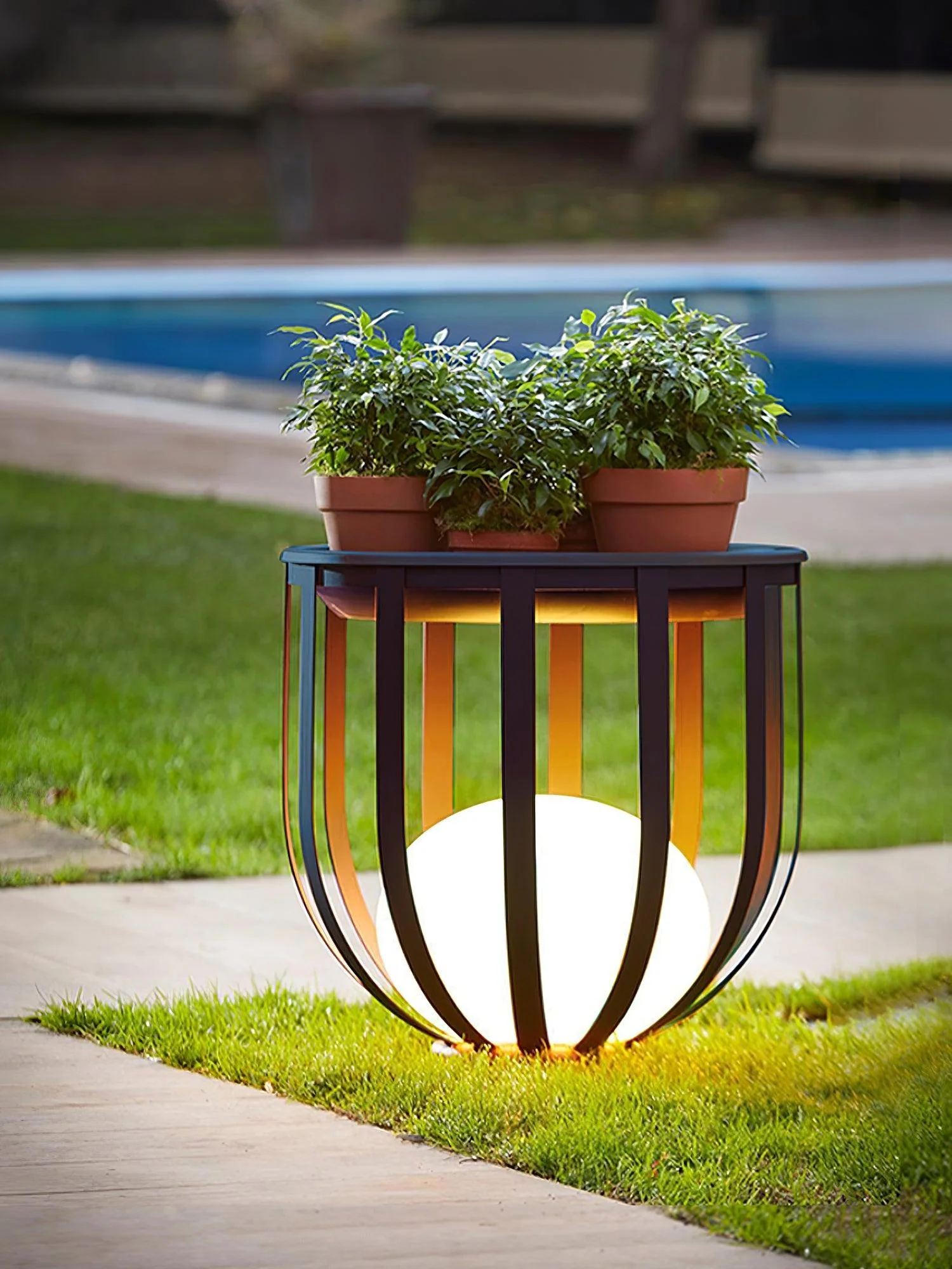 Bols Garden Solar Outdoor Lamp - Image 11