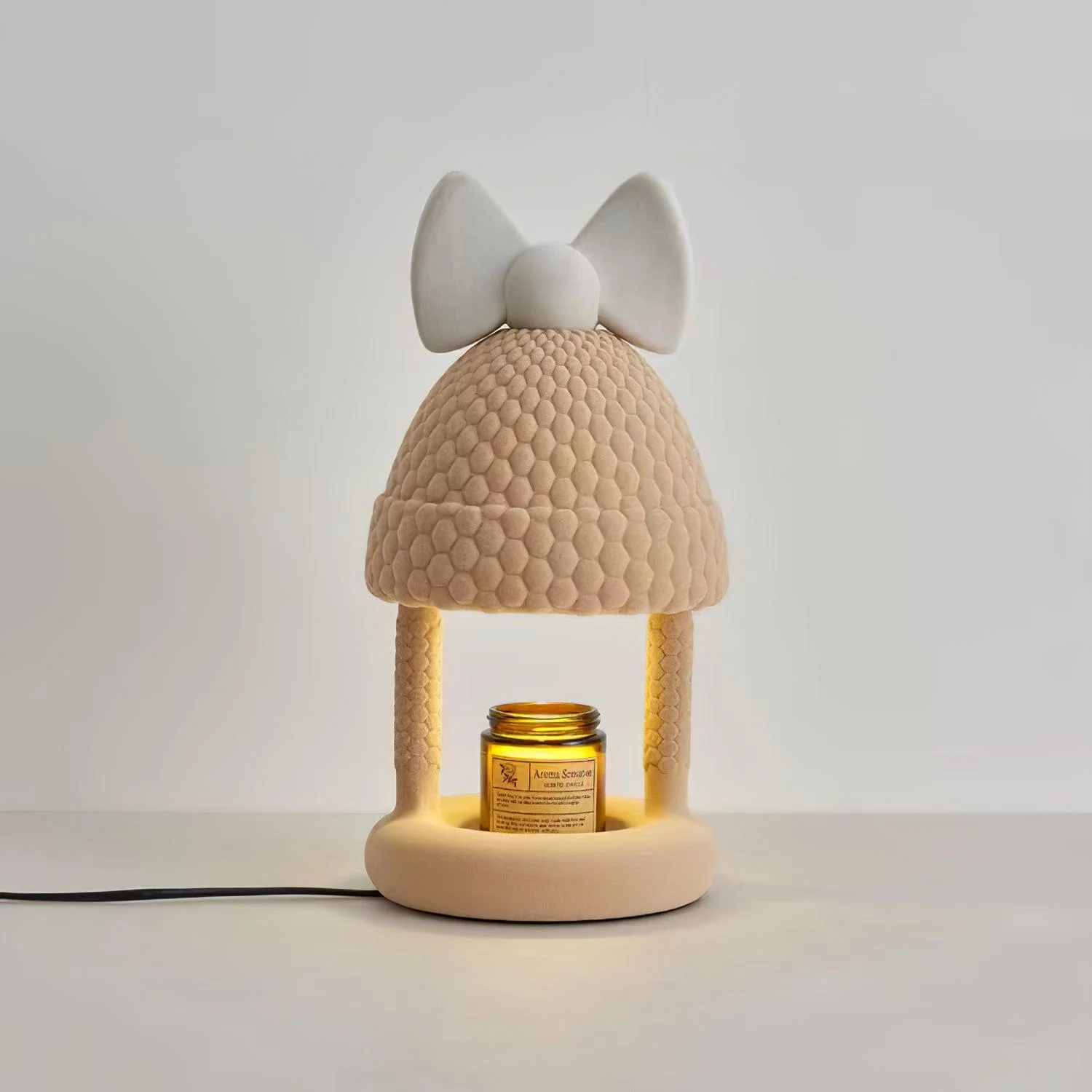 Bow Tie Hat Table Lamp - Image 2