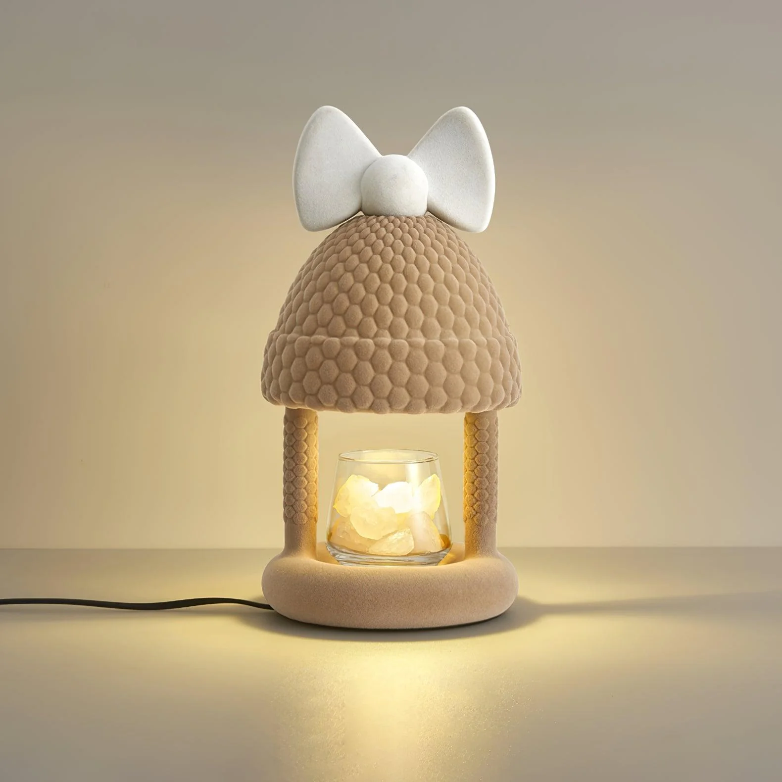 Bow Tie Hat Table Lamp - Image 3