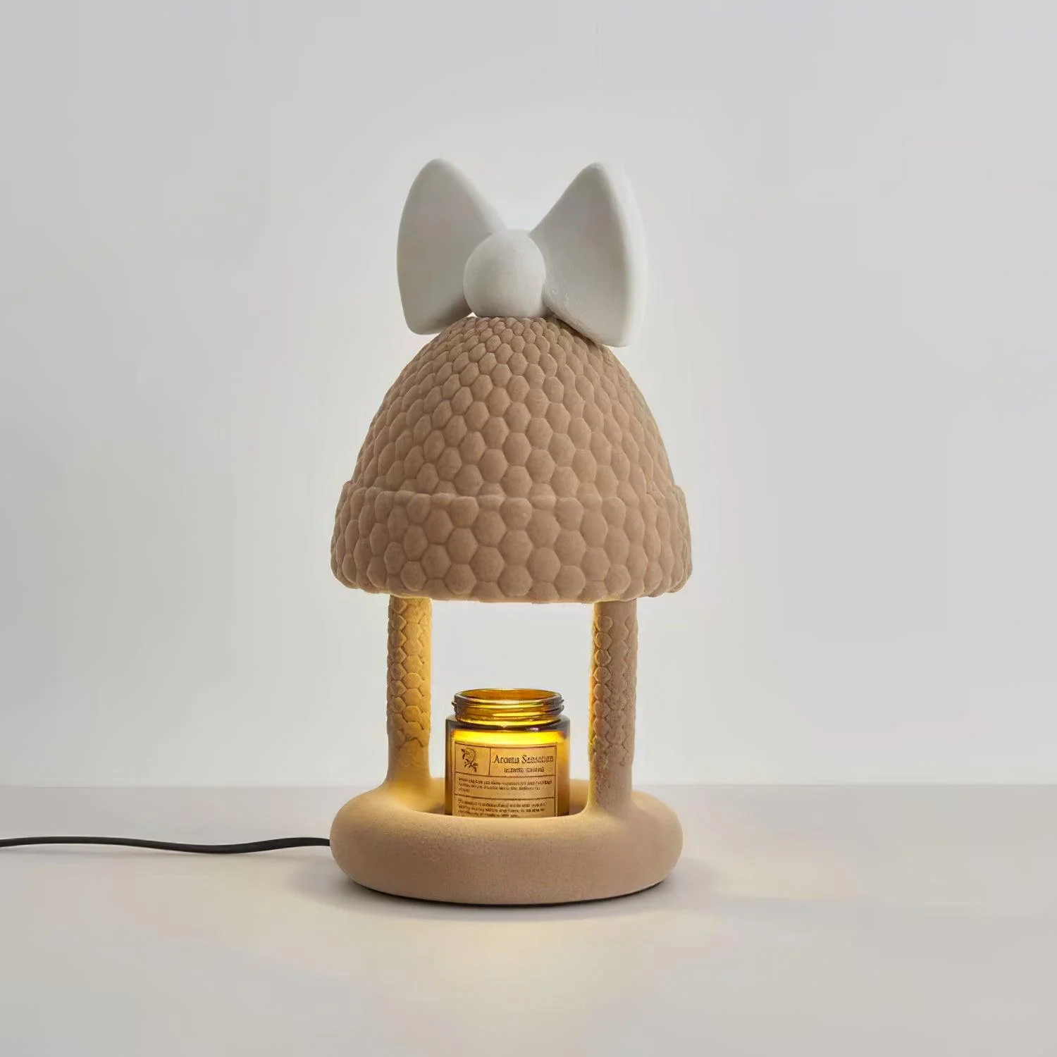 Bow Tie Hat Table Lamp - Image 6