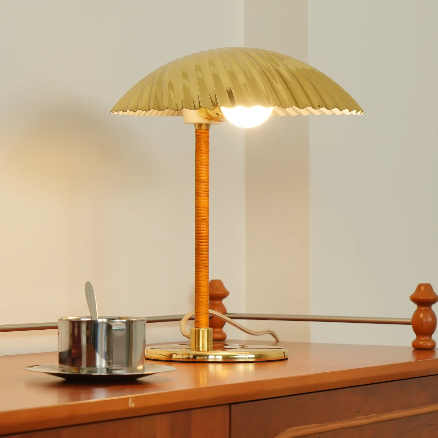 Brass Shell Table Lamp - Image 4