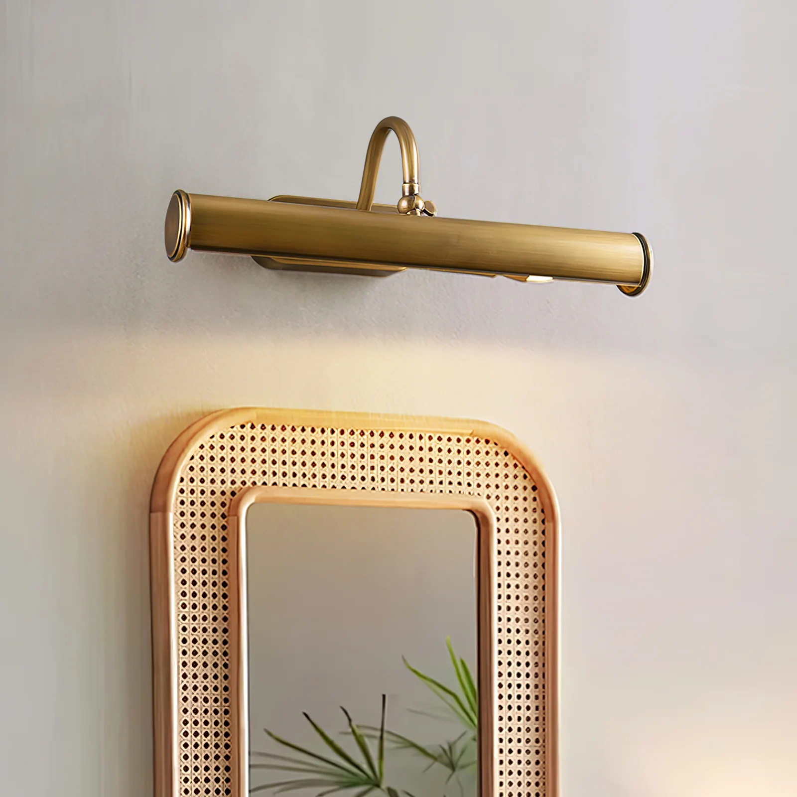 Bravonn Studio Vanity Wall Light - Image 4